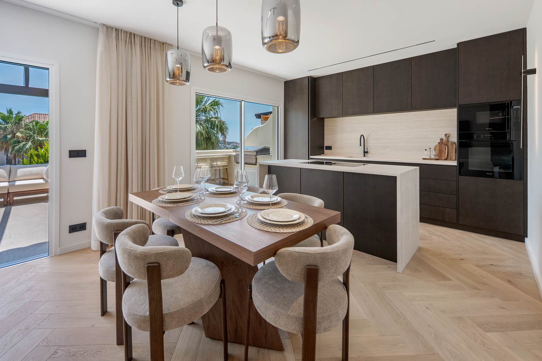  South-facing duplex penthouse with sea views in Nueva Andalucía - 物件實景