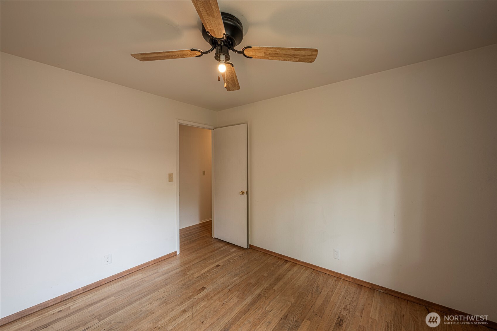Seattle, Washington, 98125, United States, ,Residential,For Sale,1921913