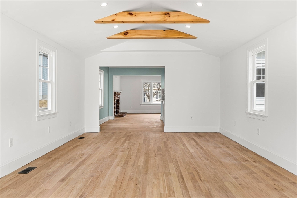 Boston, Massachusetts, 02132, United States, 3 Bedrooms Bedrooms, ,2 BathroomsBathrooms,Residential,For Sale,1898470