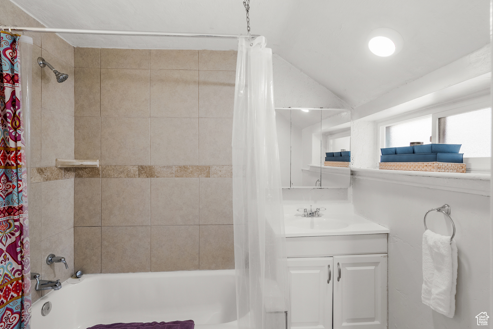 Farmington, Utah, 84025, United States, 4 Bedrooms Bedrooms, ,2 BathroomsBathrooms,Residential,For Sale,1866818