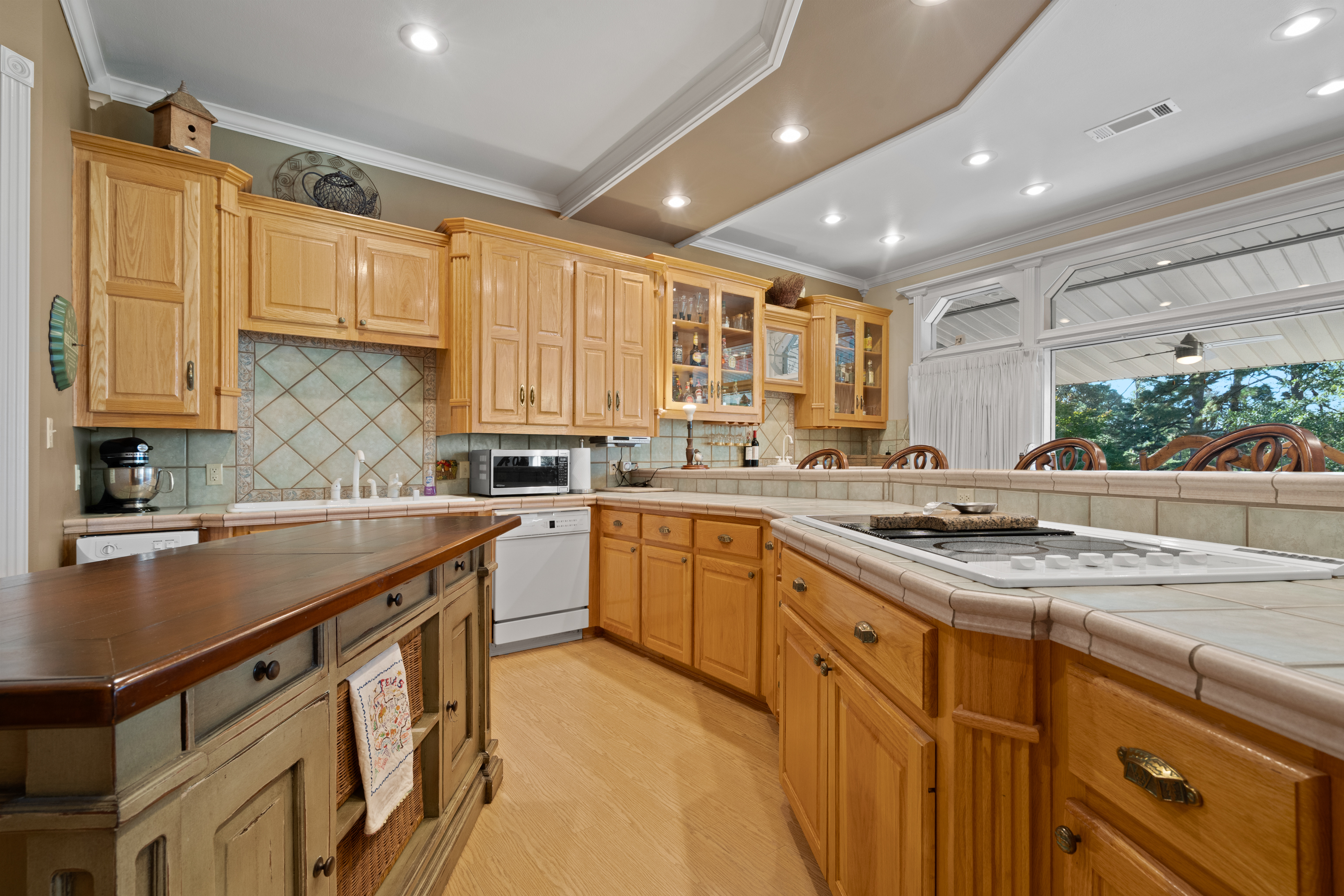 Kirby, Arkansas, 71950, United States, 4 Bedrooms Bedrooms, ,3 BathroomsBathrooms,Residential,For Sale,1986539