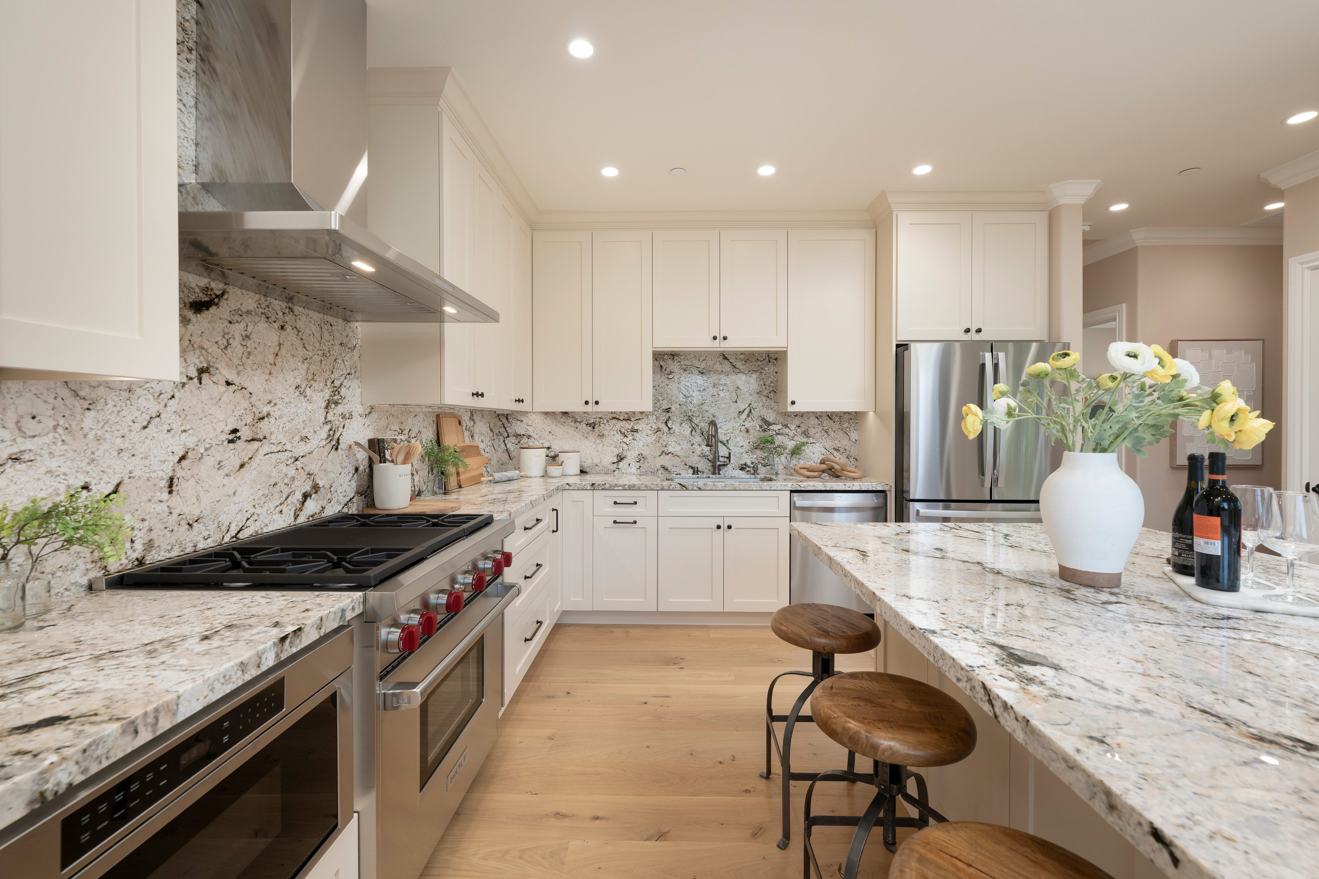  Rebuilt and Beautifully Designed Home Wtih ADU - 物件實景