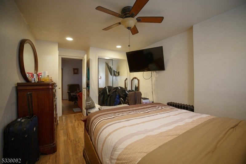 Linden City, New Jersey, 07036-2802, United States, 4 Bedrooms Bedrooms, ,2 BathroomsBathrooms,Residential,For Sale,1977001