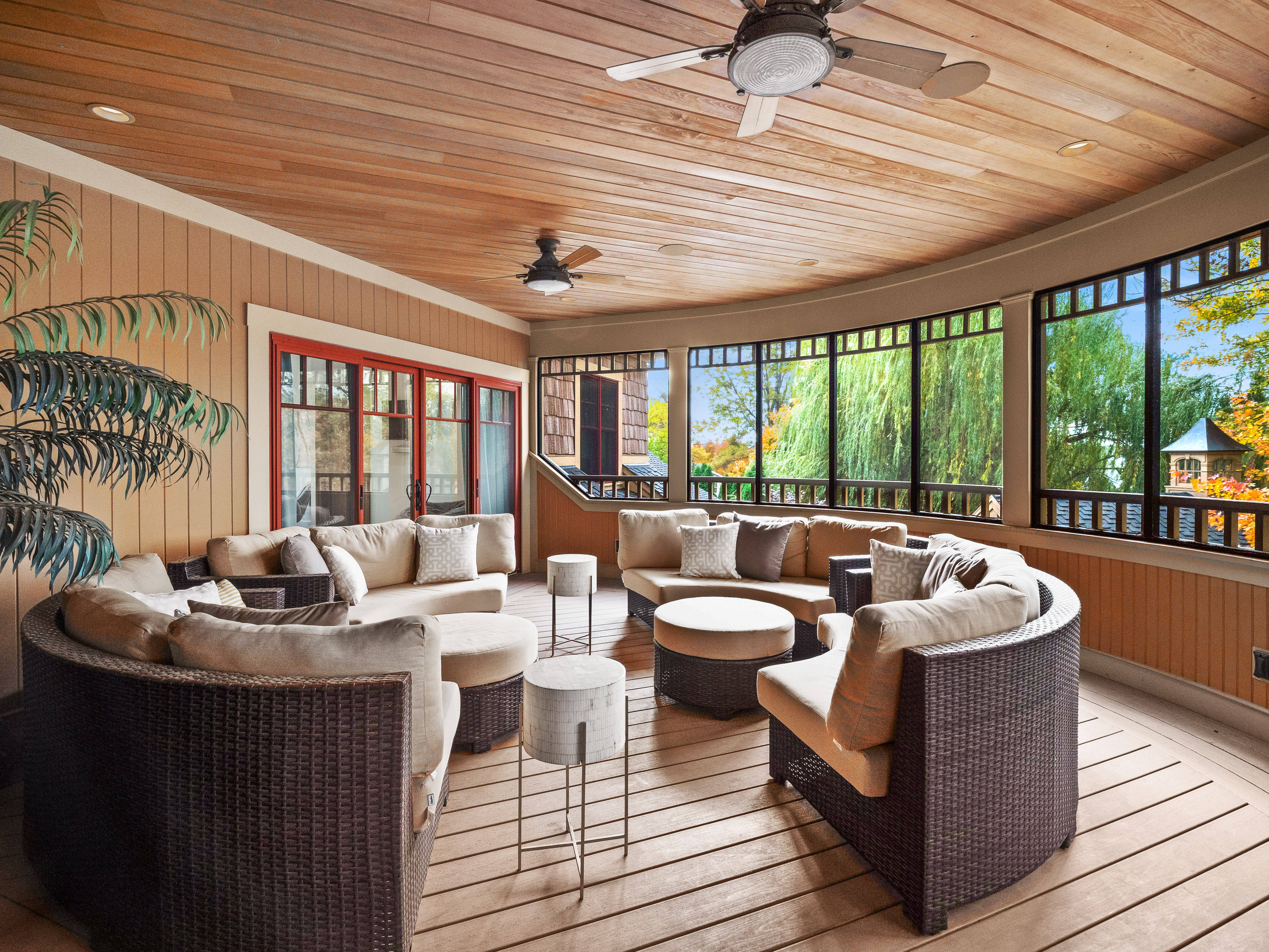  Multiple Residences on a 2.7 Acre Peninsula off Lake Wawasee - 物件實景