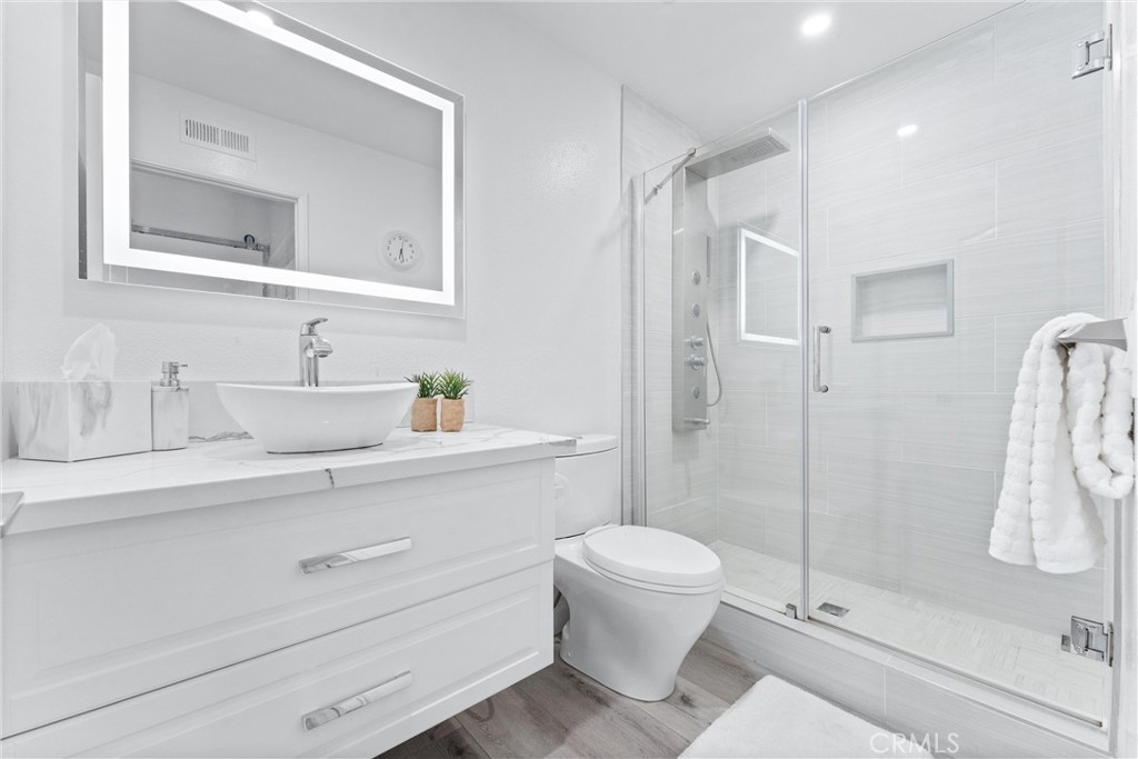 Laguna Hills, California, 92653, United States, 4 Bedrooms Bedrooms, ,3 BathroomsBathrooms,Residential,For Sale,1987832