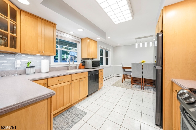 Jefferson Twp., New Jersey, 07849, United States, 3 Bedrooms Bedrooms, ,2 BathroomsBathrooms,Residential,For Sale,1993469