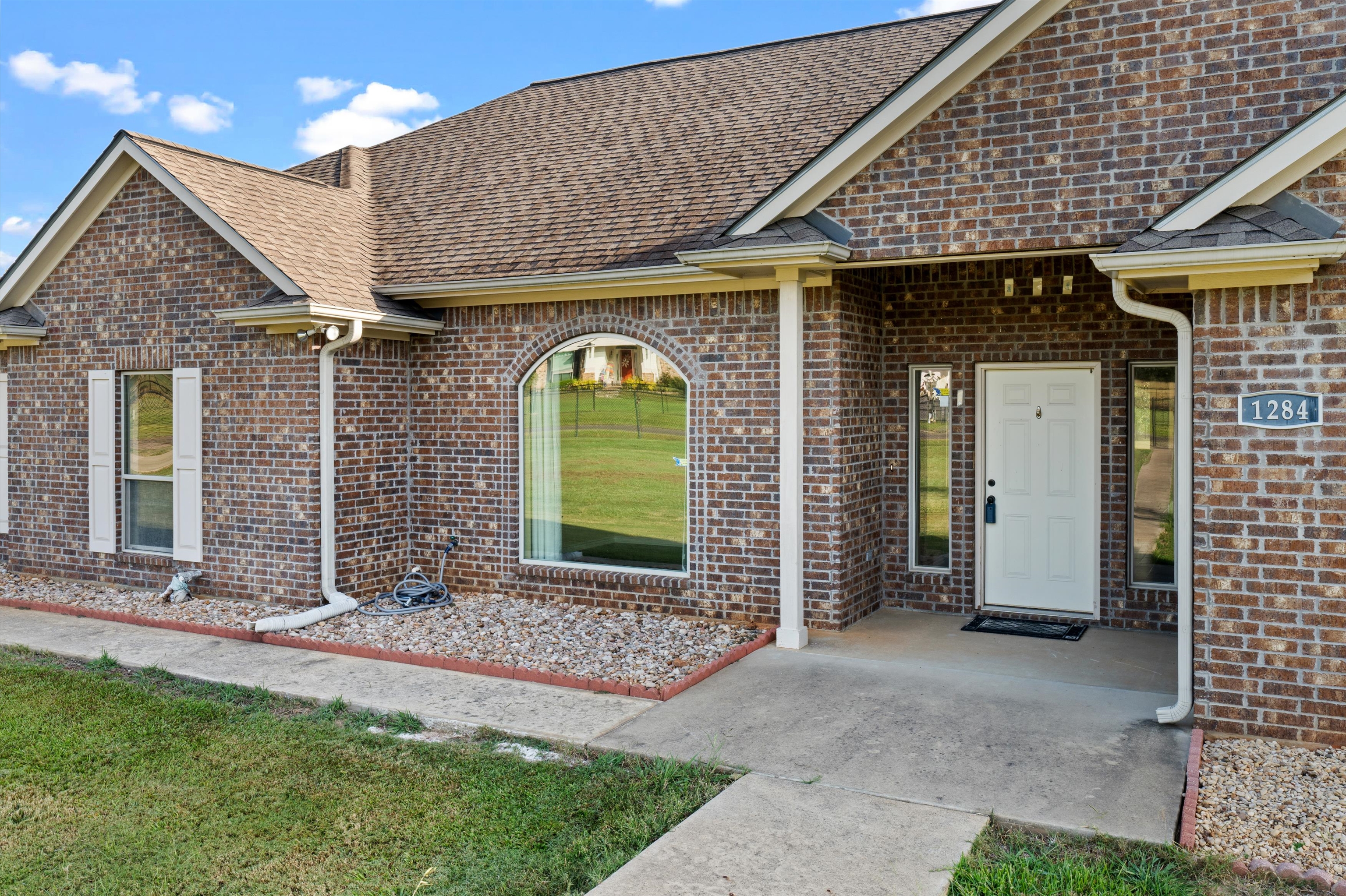 Henderson, Texas, 75654, United States, 5 Bedrooms Bedrooms, ,3 BathroomsBathrooms,Residential,For Sale,1983255