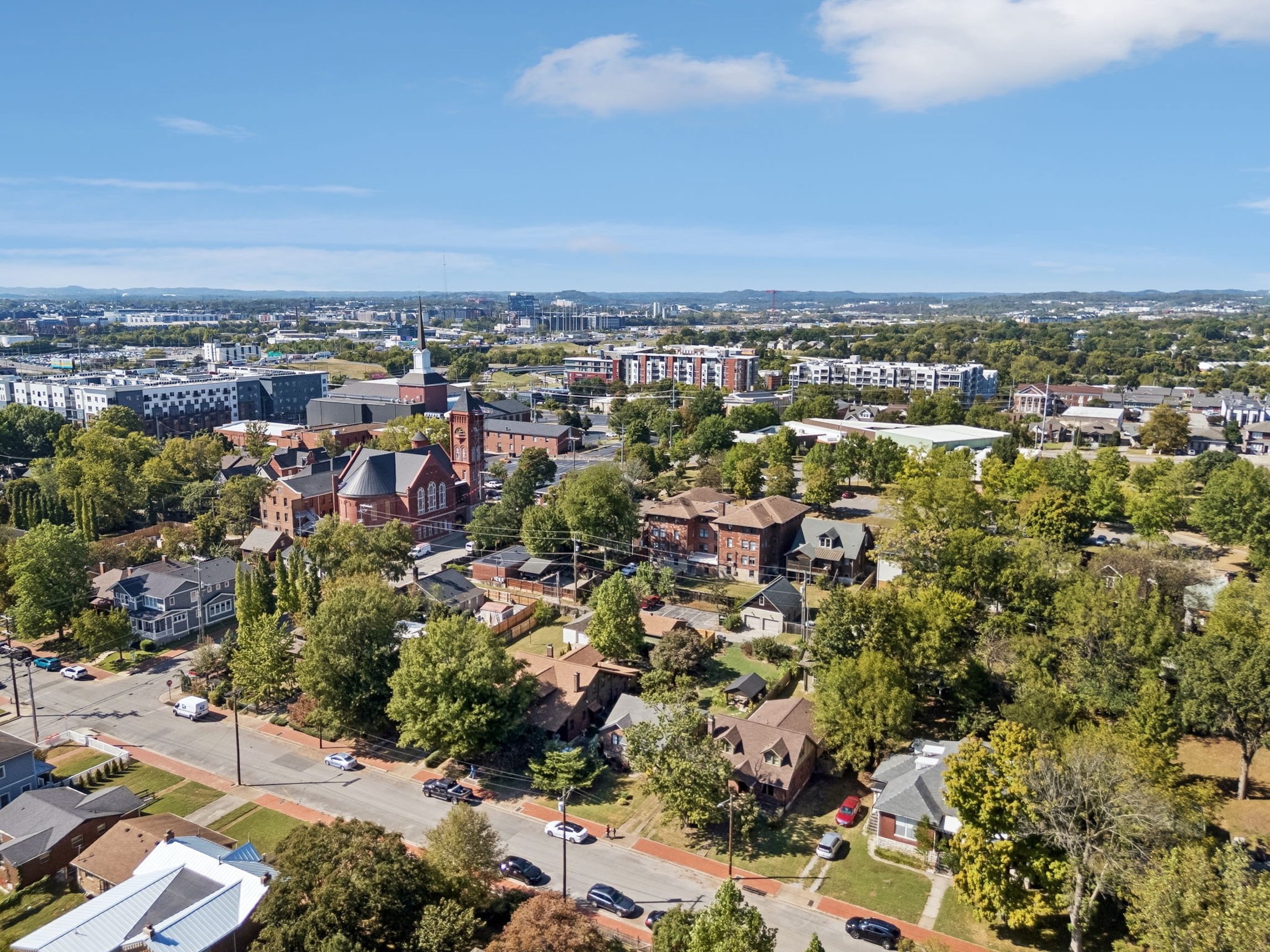  611 Fatherland St, Nashville, TN, 37206 - 物件實景