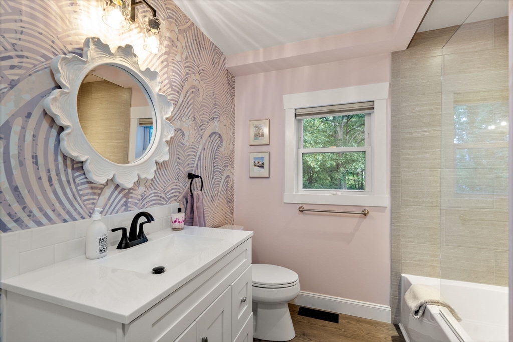 Northborough, Massachusetts, 01532, United States, 2 Bedrooms Bedrooms, ,2 BathroomsBathrooms,Residential,For Sale,1987987