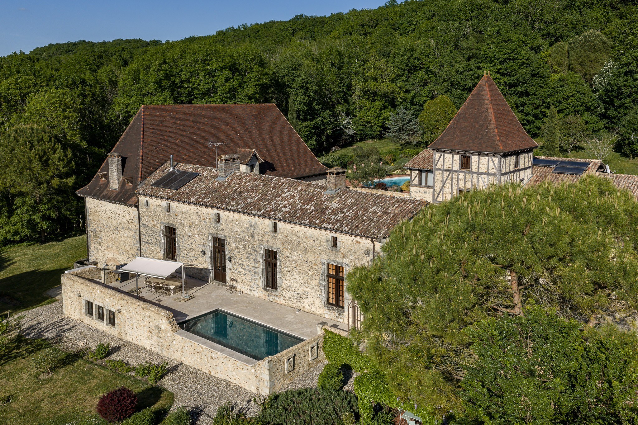  Awakening the Senses in the Land of Azure: A Domain of Light in the Heart of Lo… - 物件實景