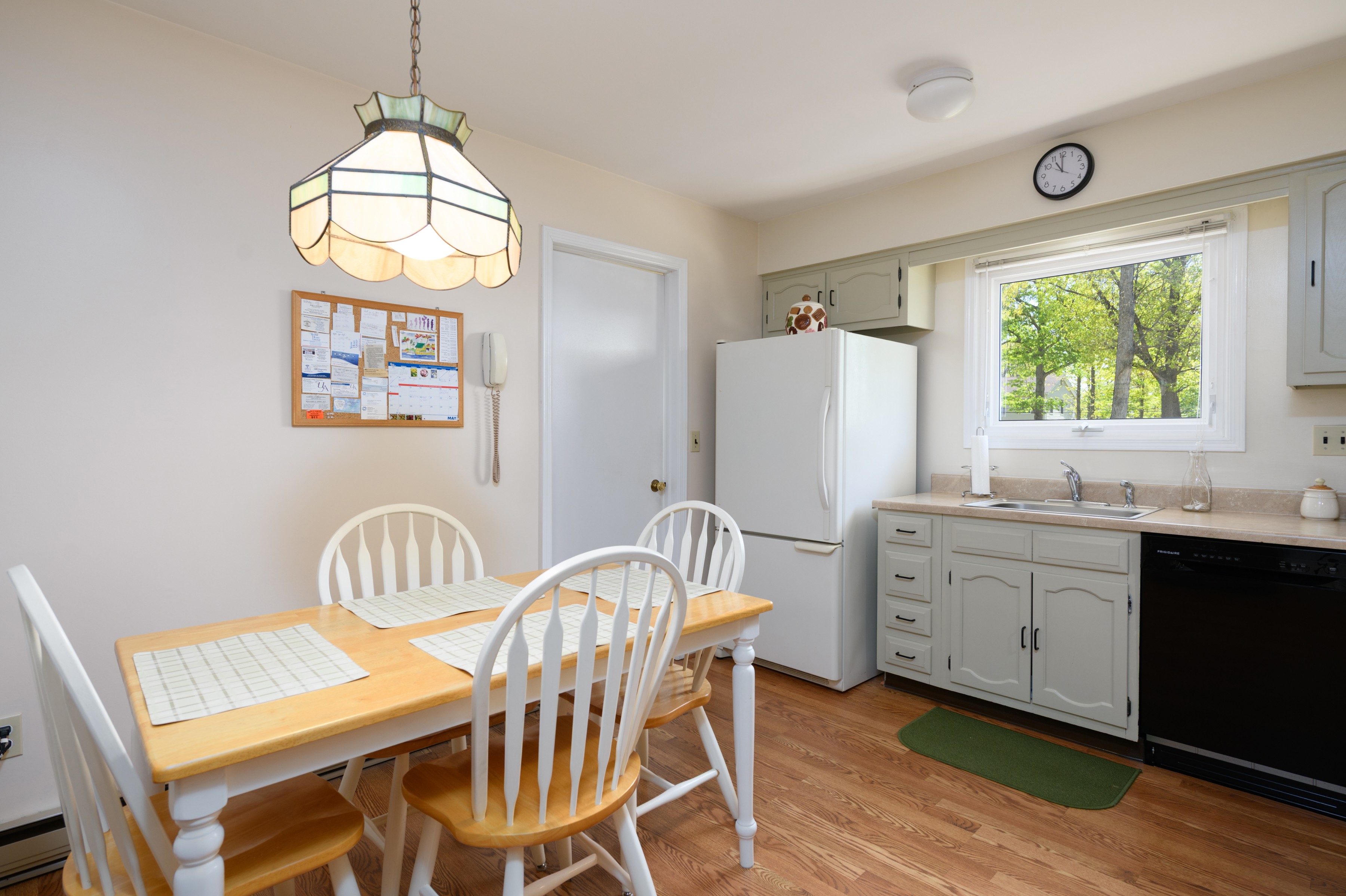  3-Bedroom, 1.5-Bath Ranch in Eatontown - 物件實景