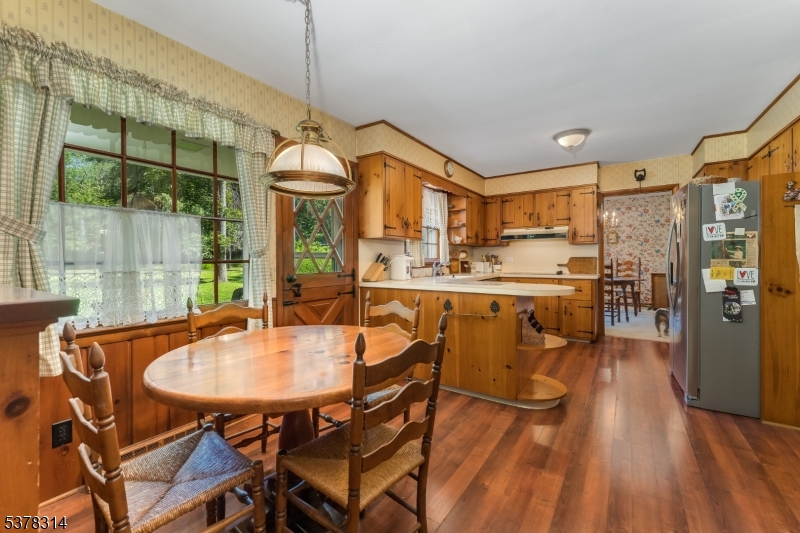 Raritan Twp., New Jersey, 08822, United States, 3 Bedrooms Bedrooms, ,2 BathroomsBathrooms,Residential,For Sale,1917160