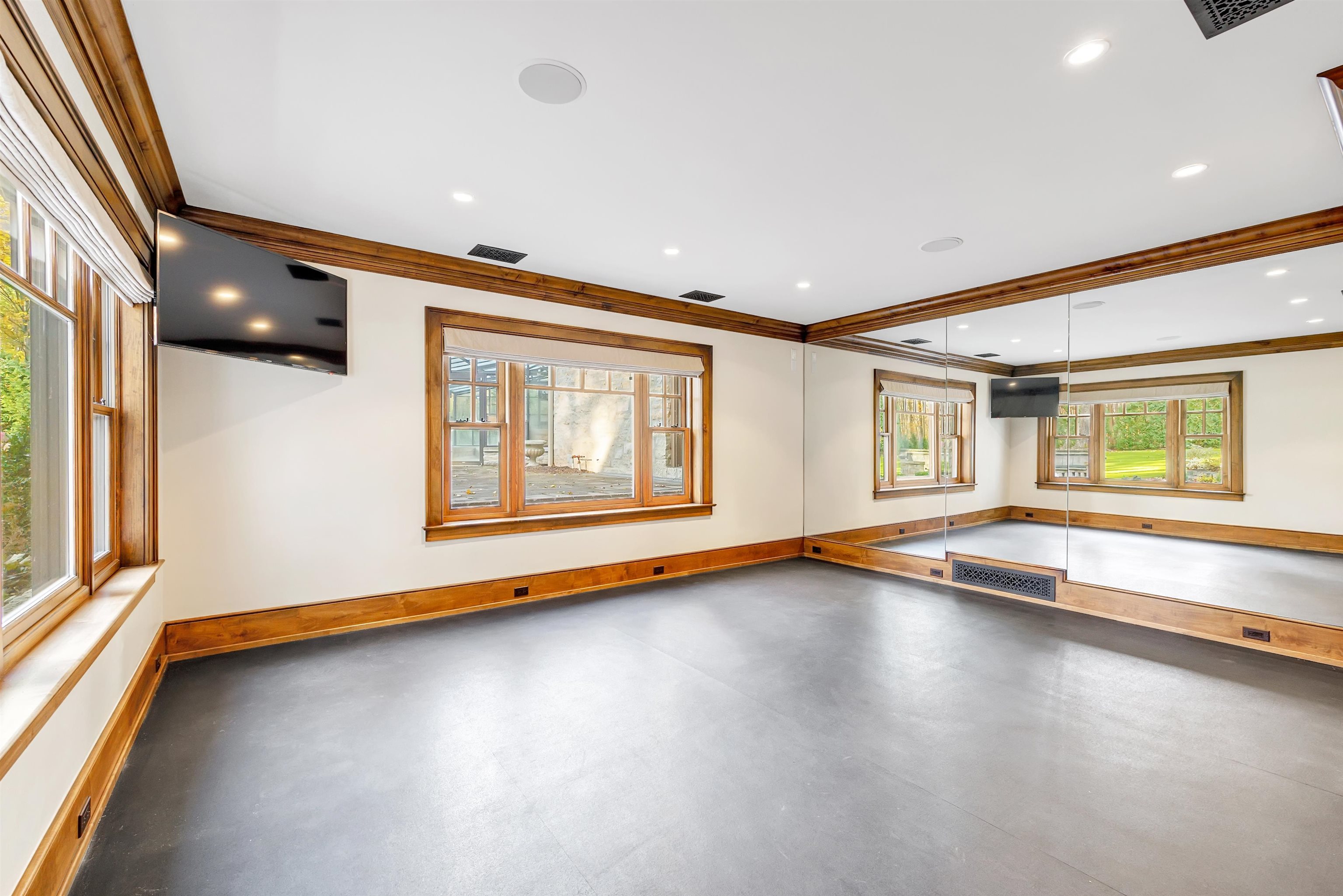 HOBART, Wisconsin, 54155, United States, 4 Bedrooms Bedrooms, ,7 BathroomsBathrooms,Residential,For Sale,1991559