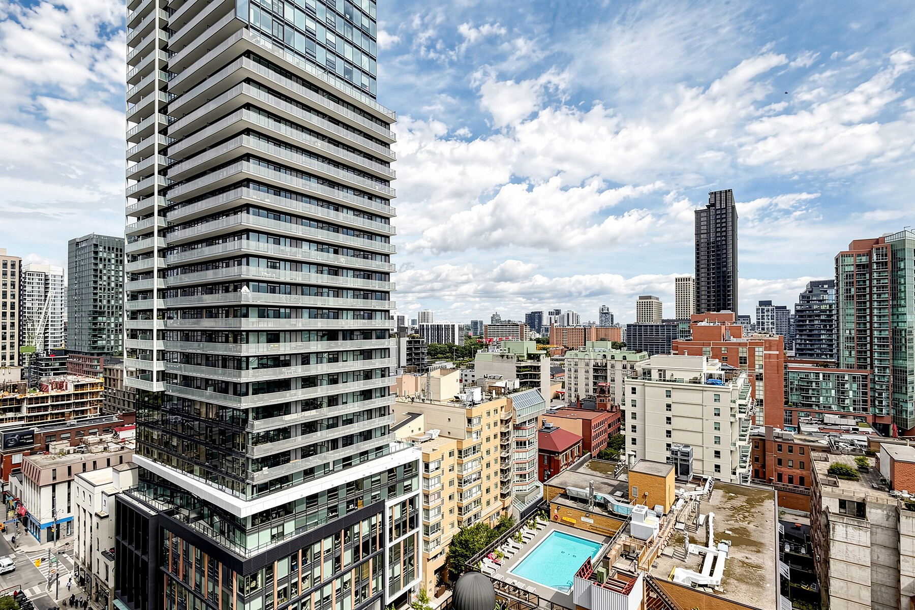  Spire The Condominium - 物件實景