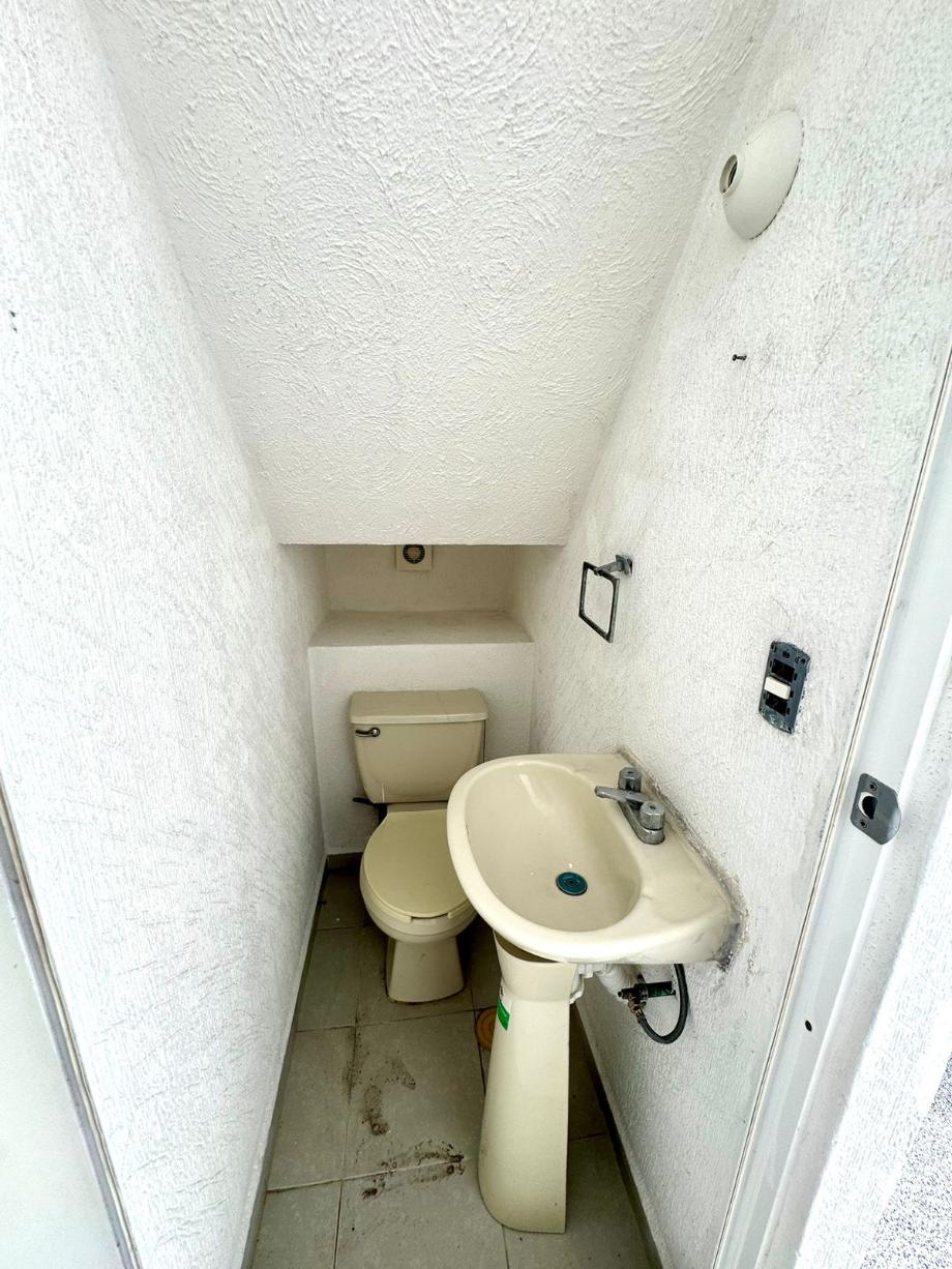 HACIENDA DEL VERGEL, Toluca, Estado de méxico, 50210, Mexico, 3 Bedrooms Bedrooms, ,1 BathroomBathrooms,Residential,For Sale,HACIENDA DEL VERGEL,1672294