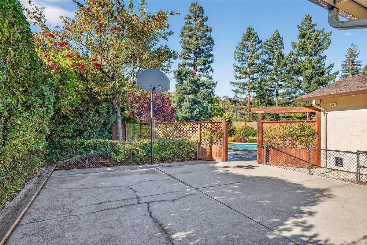 Saratoga, California, 95070, United States, 5 Bedrooms Bedrooms, ,3 BathroomsBathrooms,Residential,For Sale,1989664