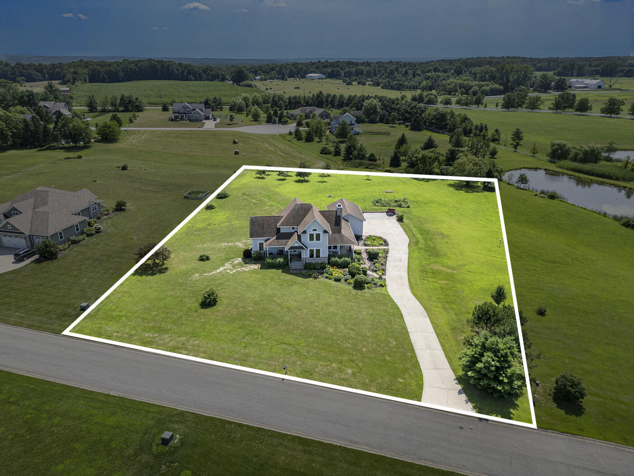 La Porte, Indiana, 46350, United States, 3 Bedrooms Bedrooms, ,3 BathroomsBathrooms,Residential,For Sale,1990214