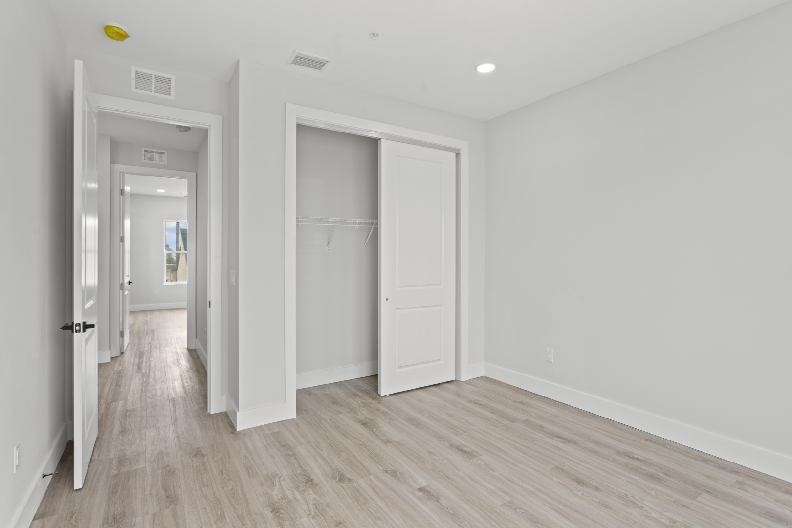 Treasure Island, Florida, 33706, United States, 5 Bedrooms Bedrooms, ,4 BathroomsBathrooms,Residential,For Sale,1887391