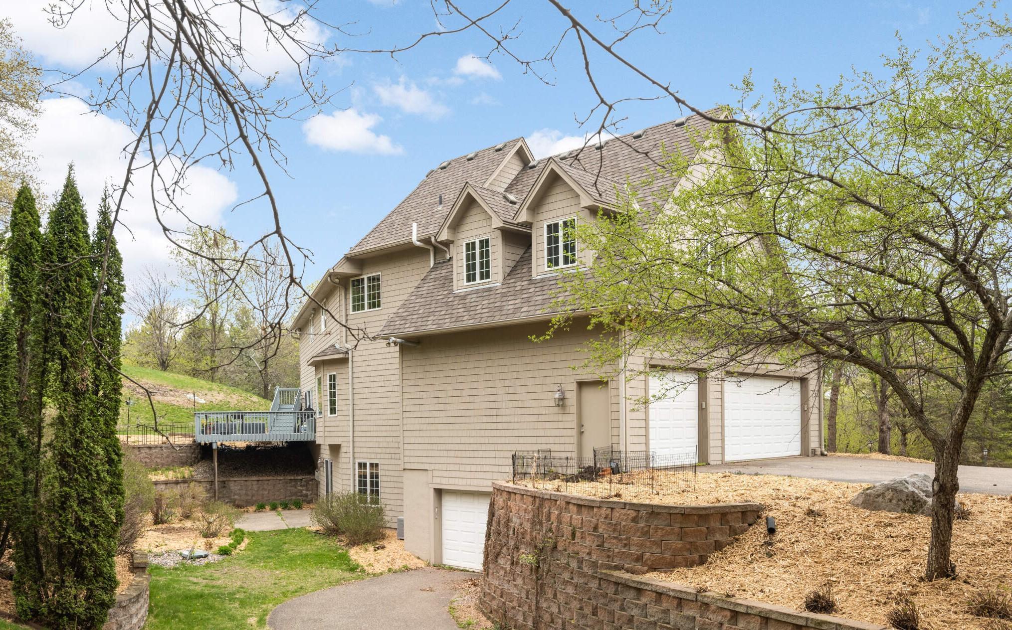 Woodbury, Minnesota, 55129, United States, 5 Bedrooms Bedrooms, ,5 BathroomsBathrooms,Residential,For Sale,1989522