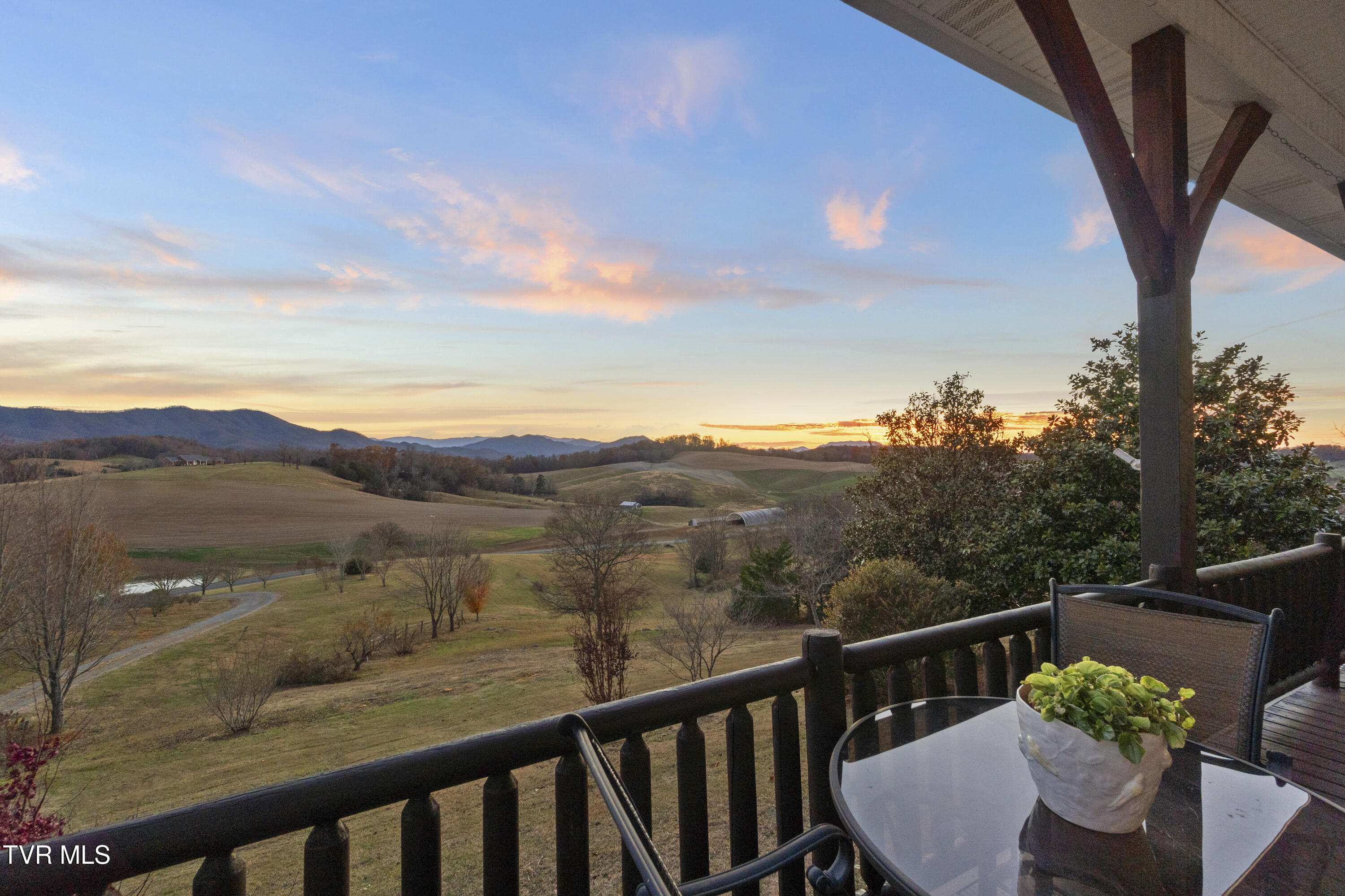 Parrottsville, Tennessee, 37843, United States, 5 Bedrooms Bedrooms, ,4 BathroomsBathrooms,Residential,For Sale,2005757