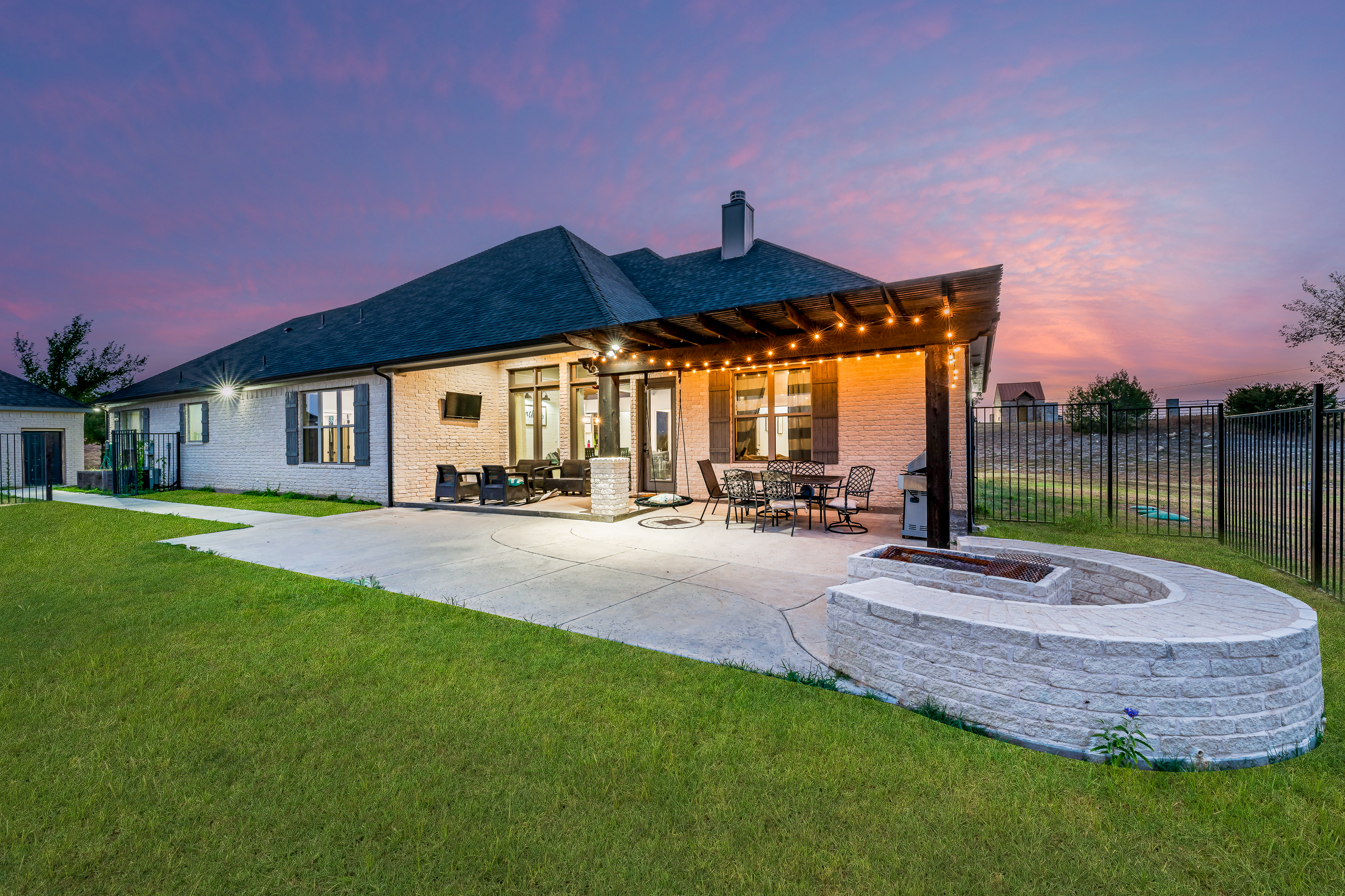  Highly sought after school district, Brock ISD - 物件實景