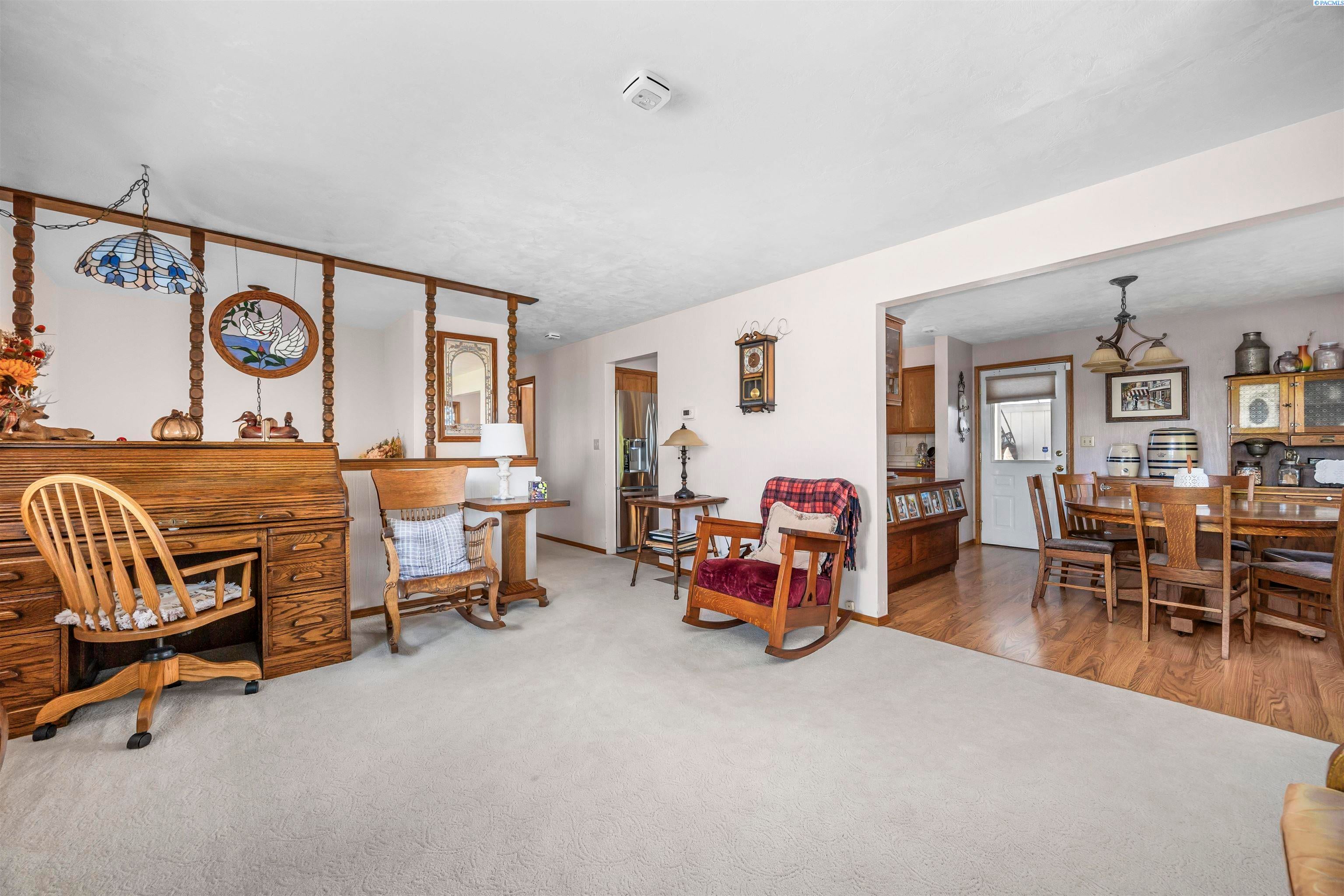 Prosser, Washington, 99350, United States, 4 Bedrooms Bedrooms, ,1 BathroomBathrooms,Residential,For Sale,1984108