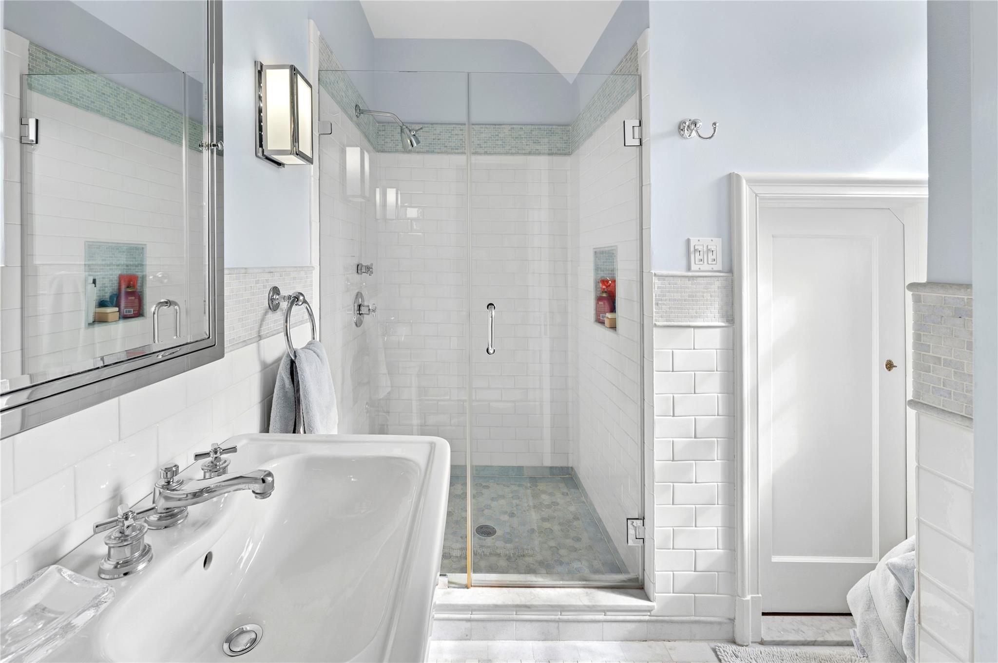 Bronxville, New York, 10708, United States, 5 Bedrooms Bedrooms, ,6 BathroomsBathrooms,Residential,For Sale,1732022