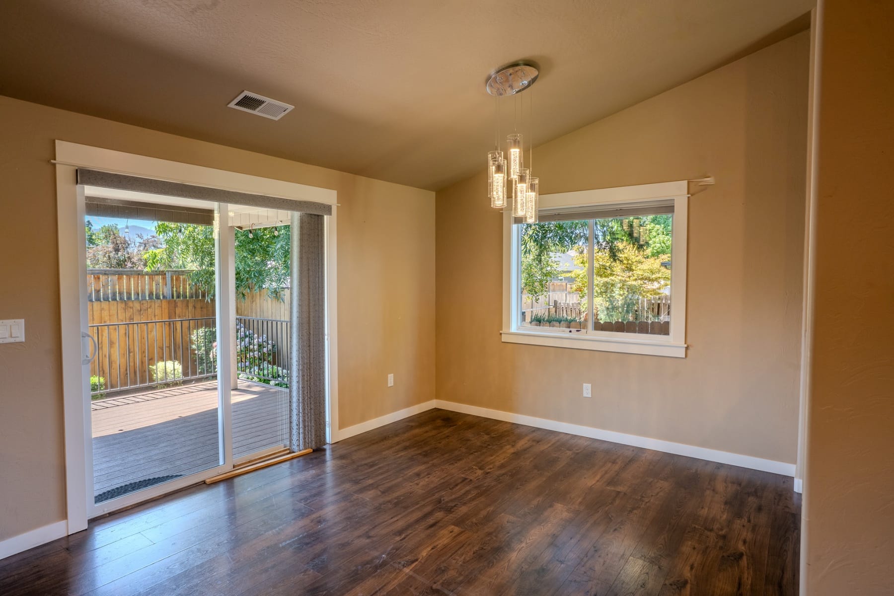  2196 Crestbrook Road Medford, OR 97504 - 物件實景