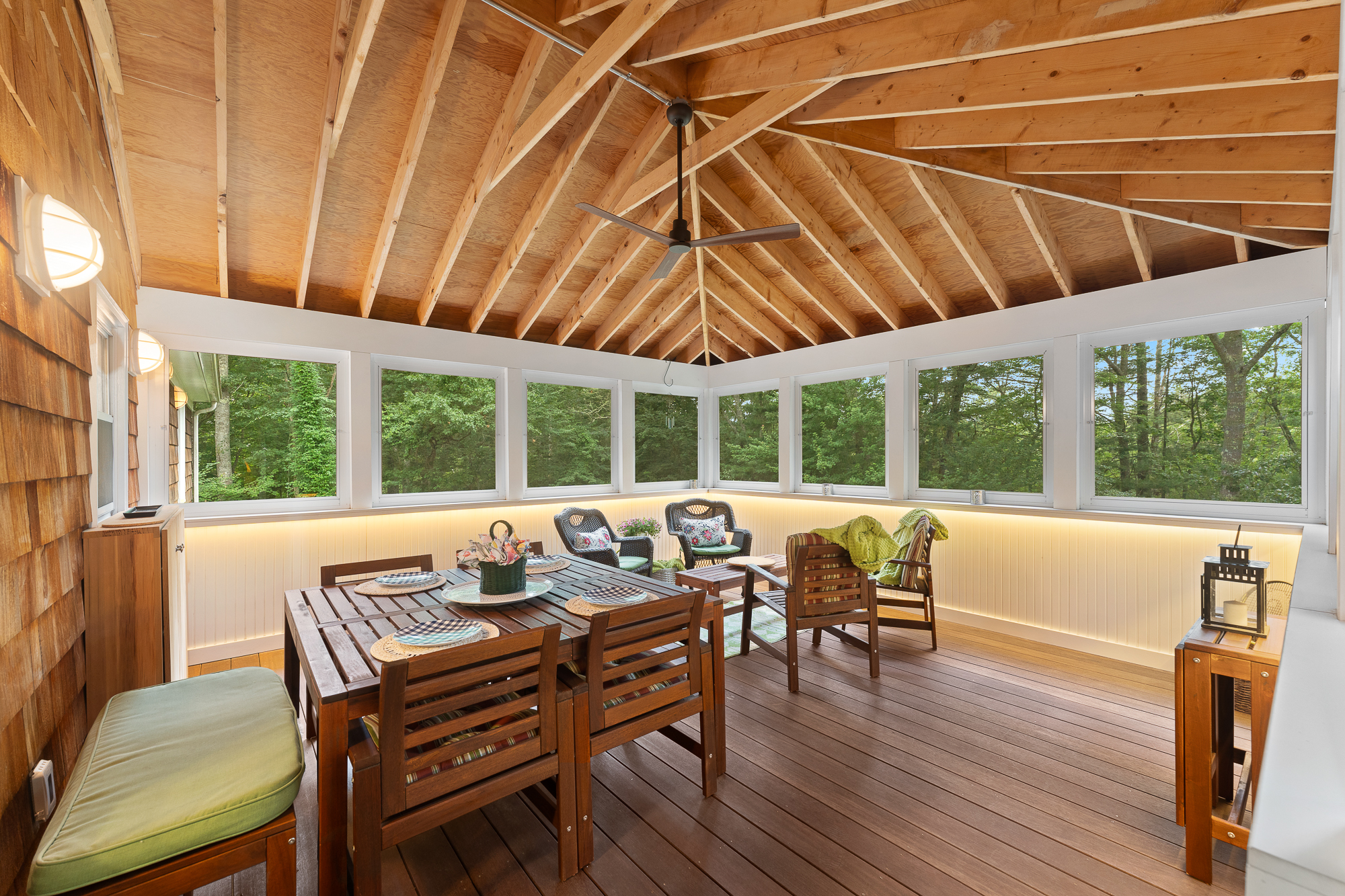 Westerly, Rhode Island, 02891, United States, 3 Bedrooms Bedrooms, ,2 BathroomsBathrooms,Residential,For Sale,1898536
