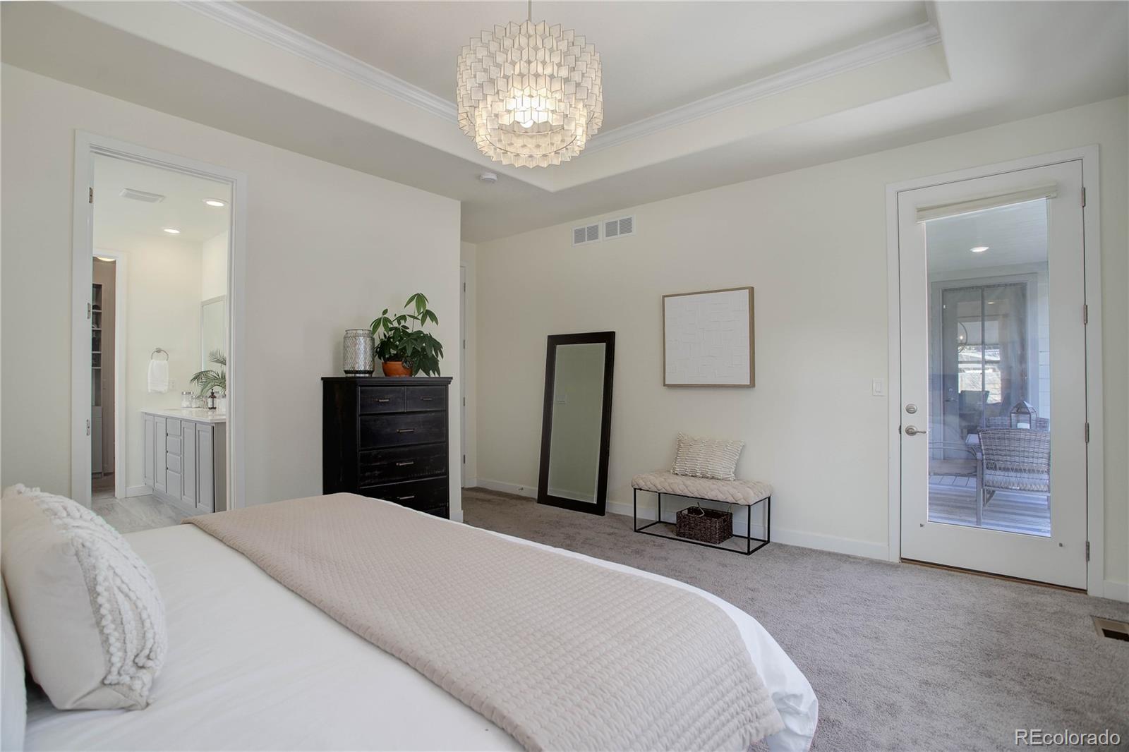 Littleton, Colorado, 80125, United States, 4 Bedrooms Bedrooms, ,3 BathroomsBathrooms,Residential,For Sale,1735899