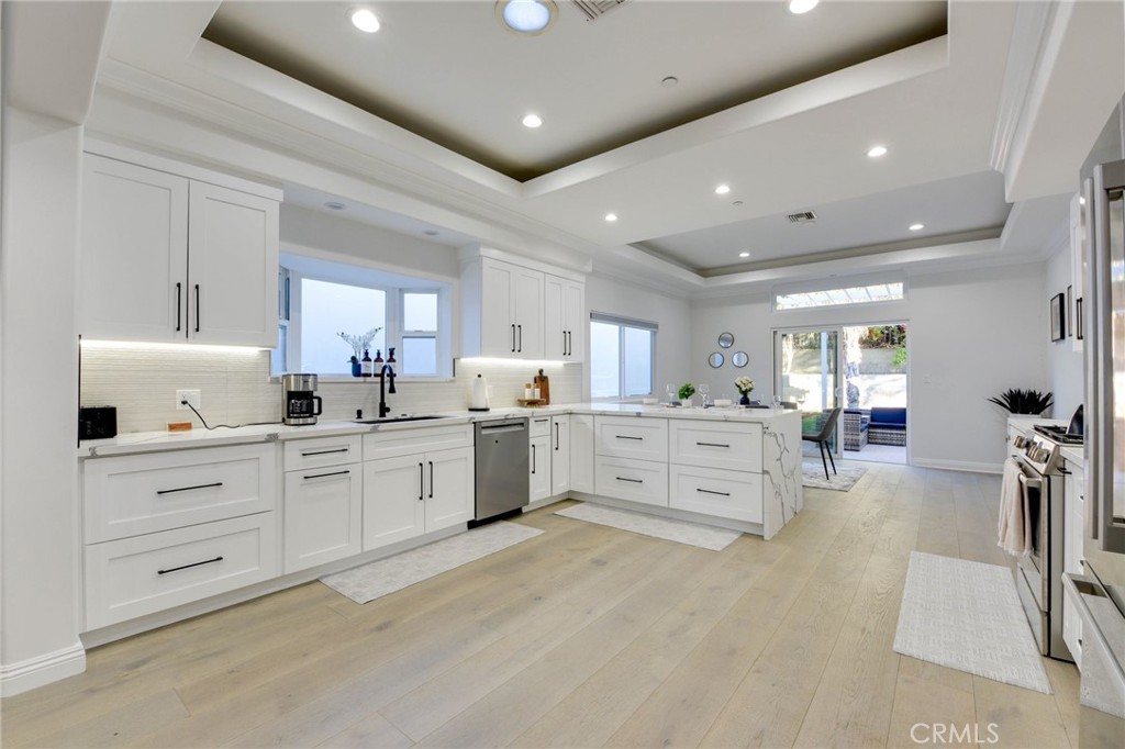 Woodland Hills, California, 91364, United States, 4 Bedrooms Bedrooms, ,3 BathroomsBathrooms,Residential,For Sale,1982021