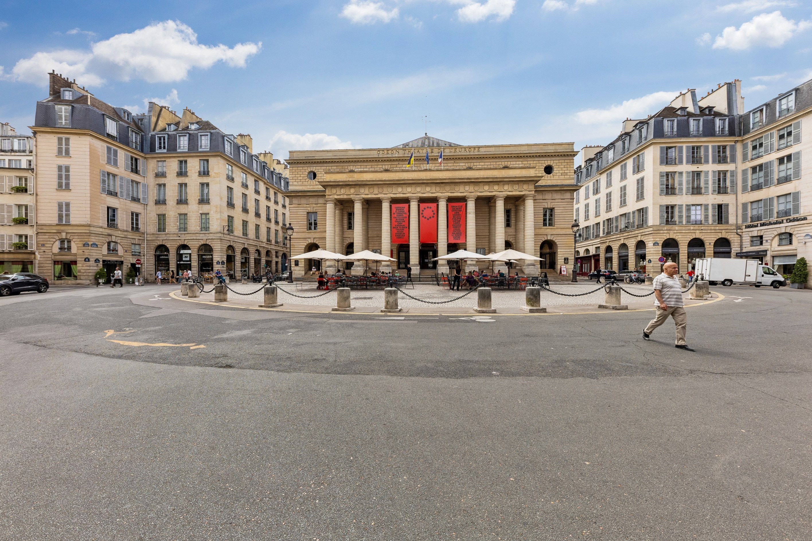  To sell- perfect condition-Place de l