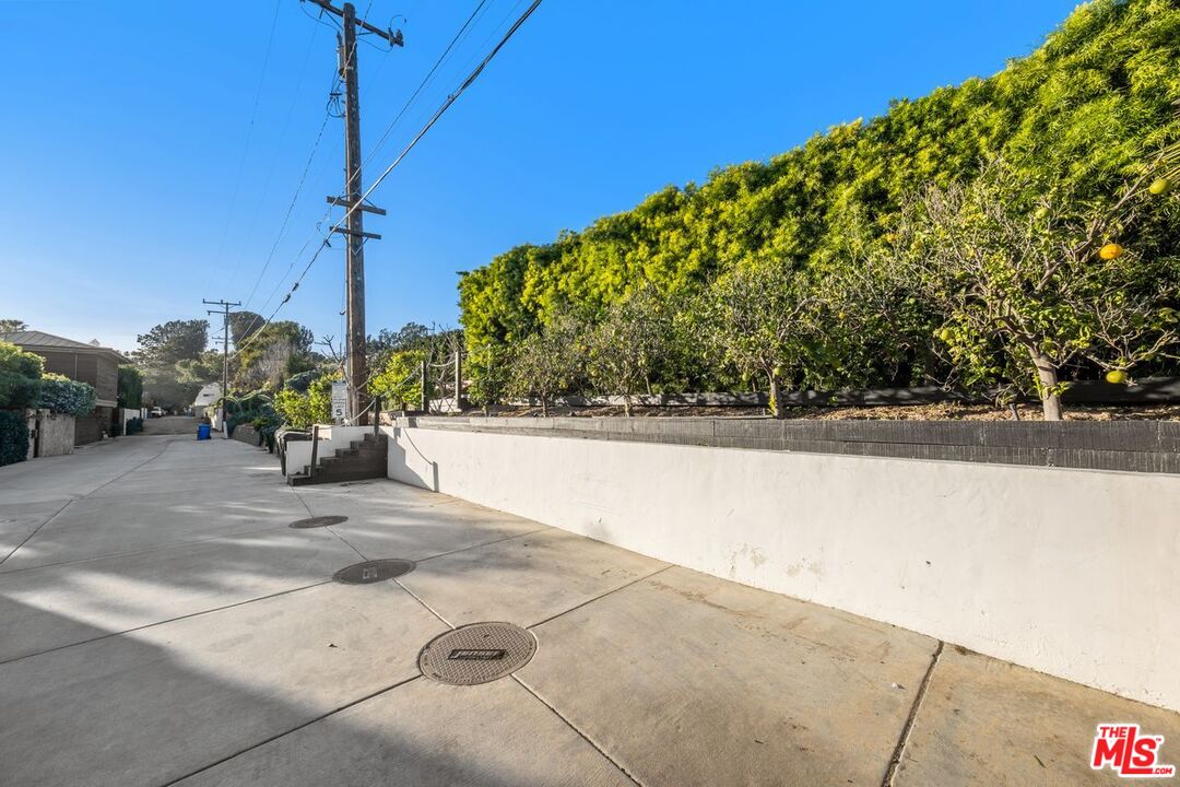 Malibu, California, 90265, United States, 3 Bedrooms Bedrooms, ,3 BathroomsBathrooms,Residential,For Sale,1994760