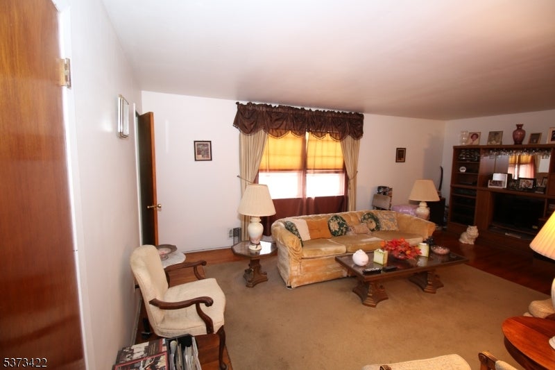 Roselle Boro, New Jersey, 07203, United States, ,2 BathroomsBathrooms,Residential,For Sale,1899301