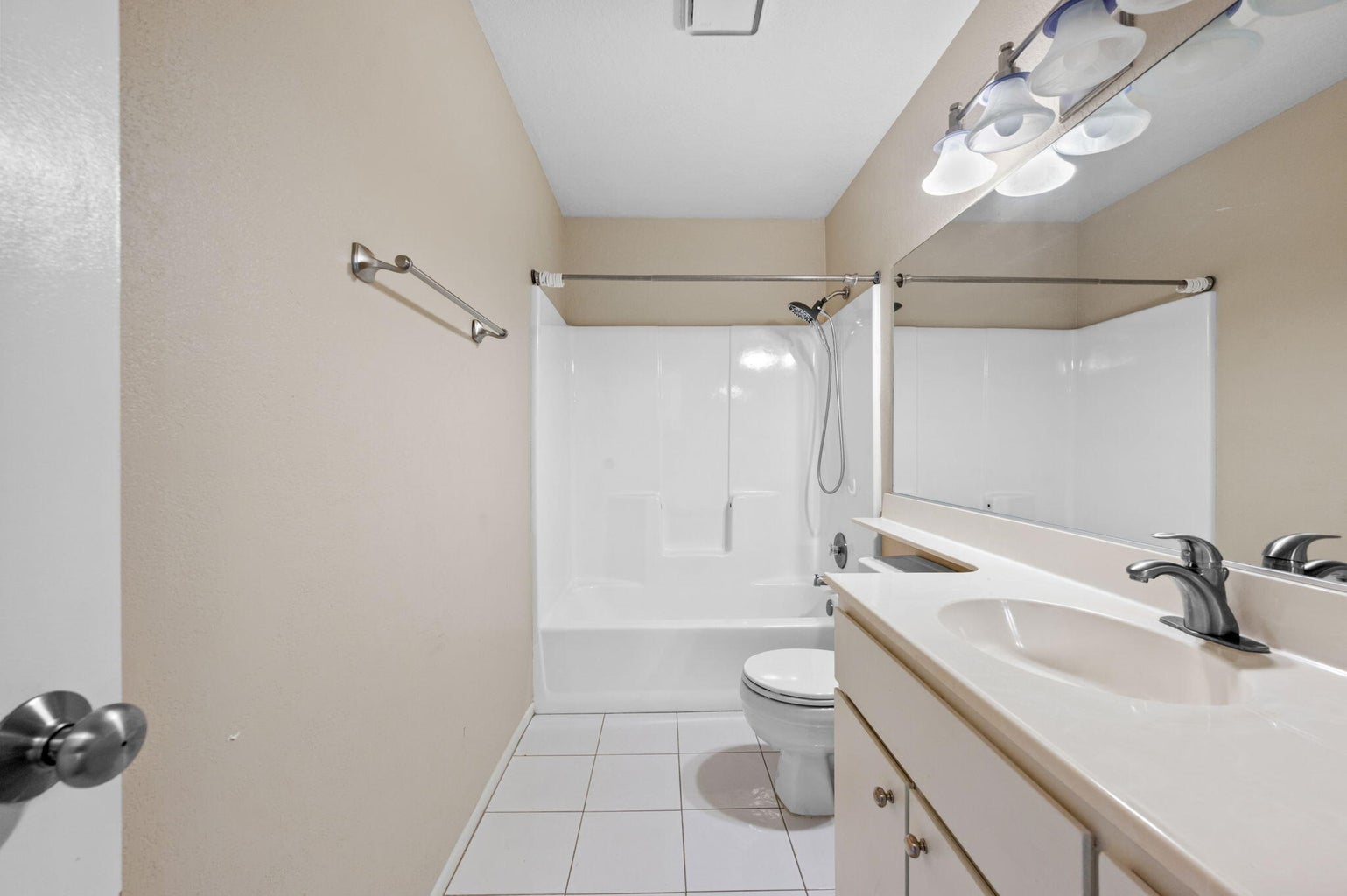 Indio, California, 92203, United States, 3 Bedrooms Bedrooms, ,2 BathroomsBathrooms,Residential,For Sale,1973711