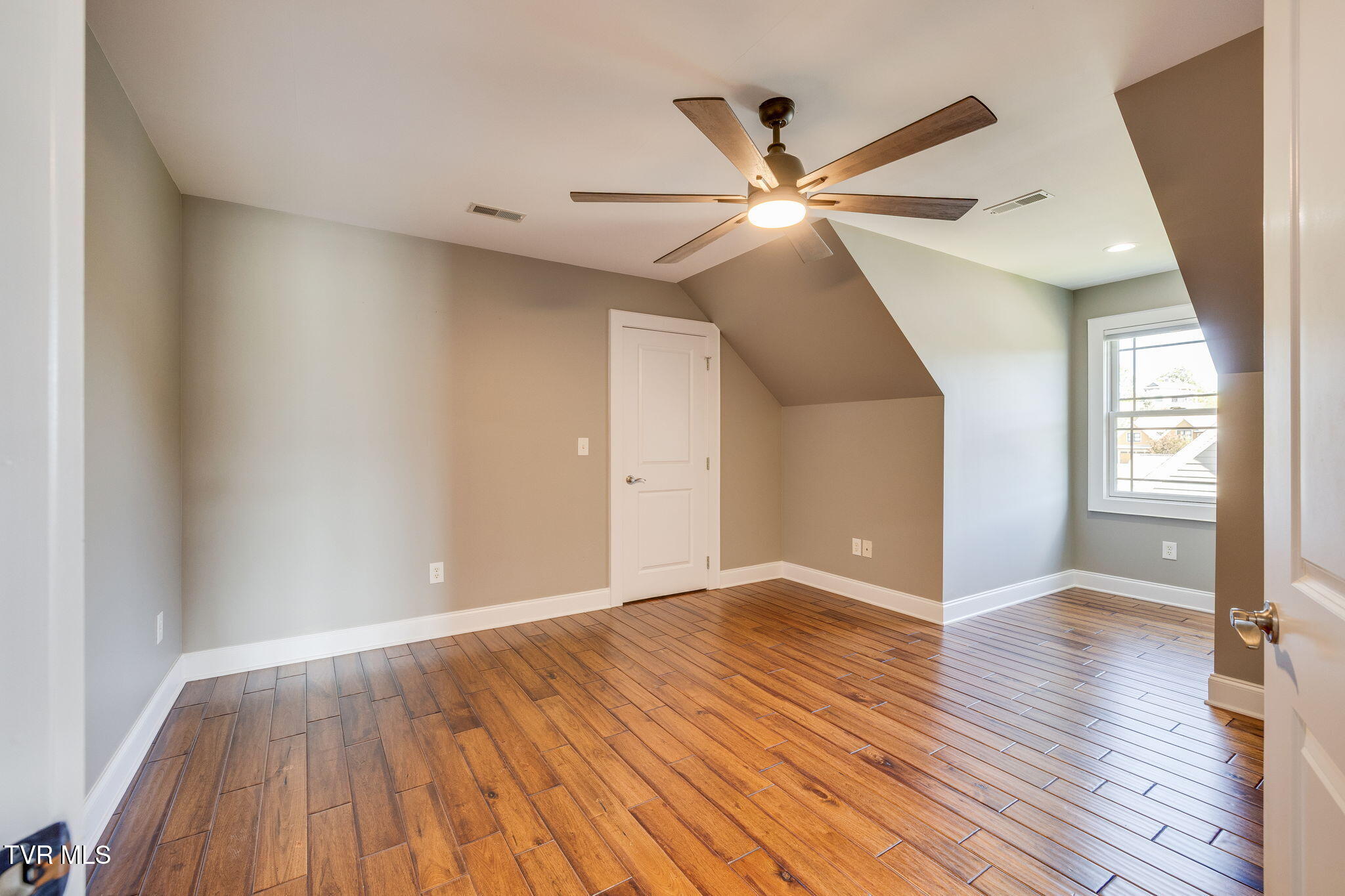 Kingsport, Tennessee, 37664, United States, 5 Bedrooms Bedrooms, ,5 BathroomsBathrooms,Residential,For Sale,1982177