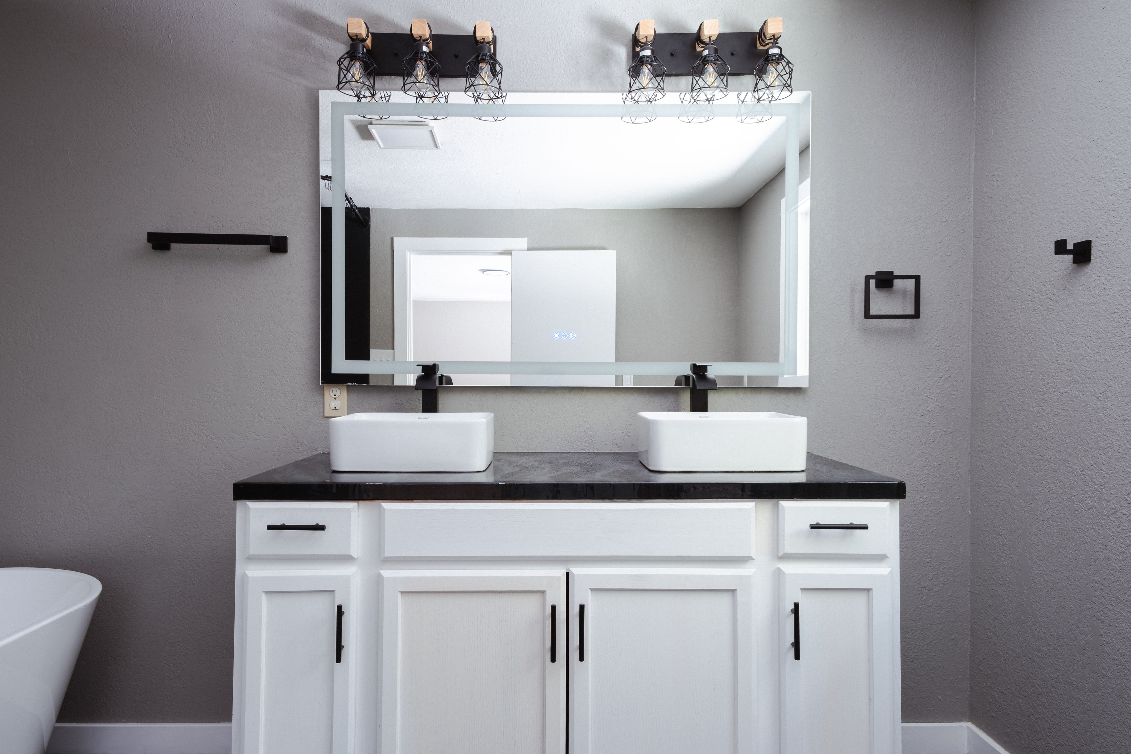 Lincoln City, Oregon, 97367, United States, 3 Bedrooms Bedrooms, ,2 BathroomsBathrooms,Residential,For Sale,1976632