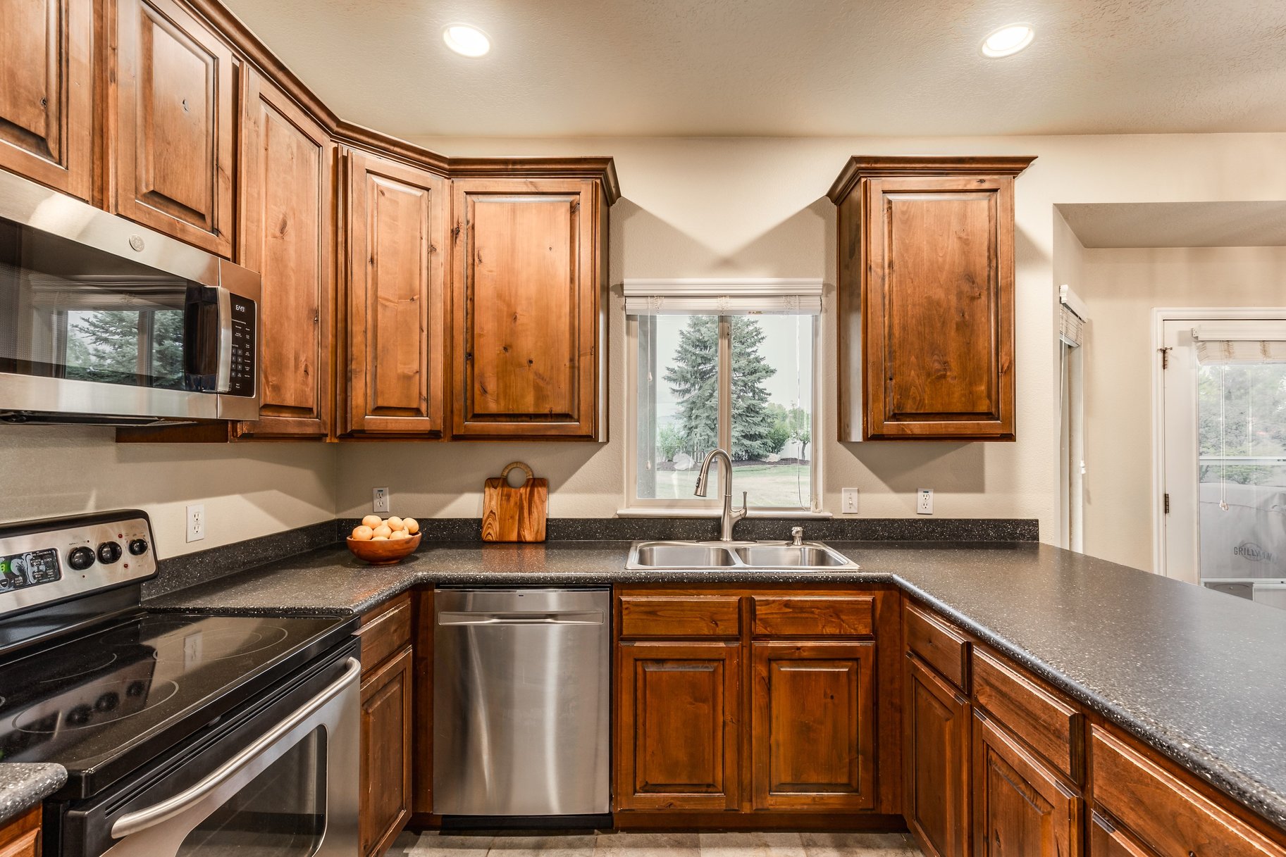  Backyard Oasis with Views and Trail Access in North Salt Lake - 物件實景