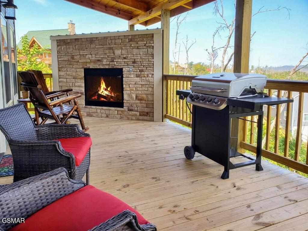 Gatlinburg, Tennessee, 37738, United States, 4 Bedrooms Bedrooms, ,6 BathroomsBathrooms,Residential,For Sale,1976574
