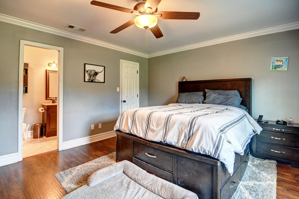 Valdosta, Georgia, 31601, United States, 4 Bedrooms Bedrooms, ,3 BathroomsBathrooms,Residential,For Sale,1980775