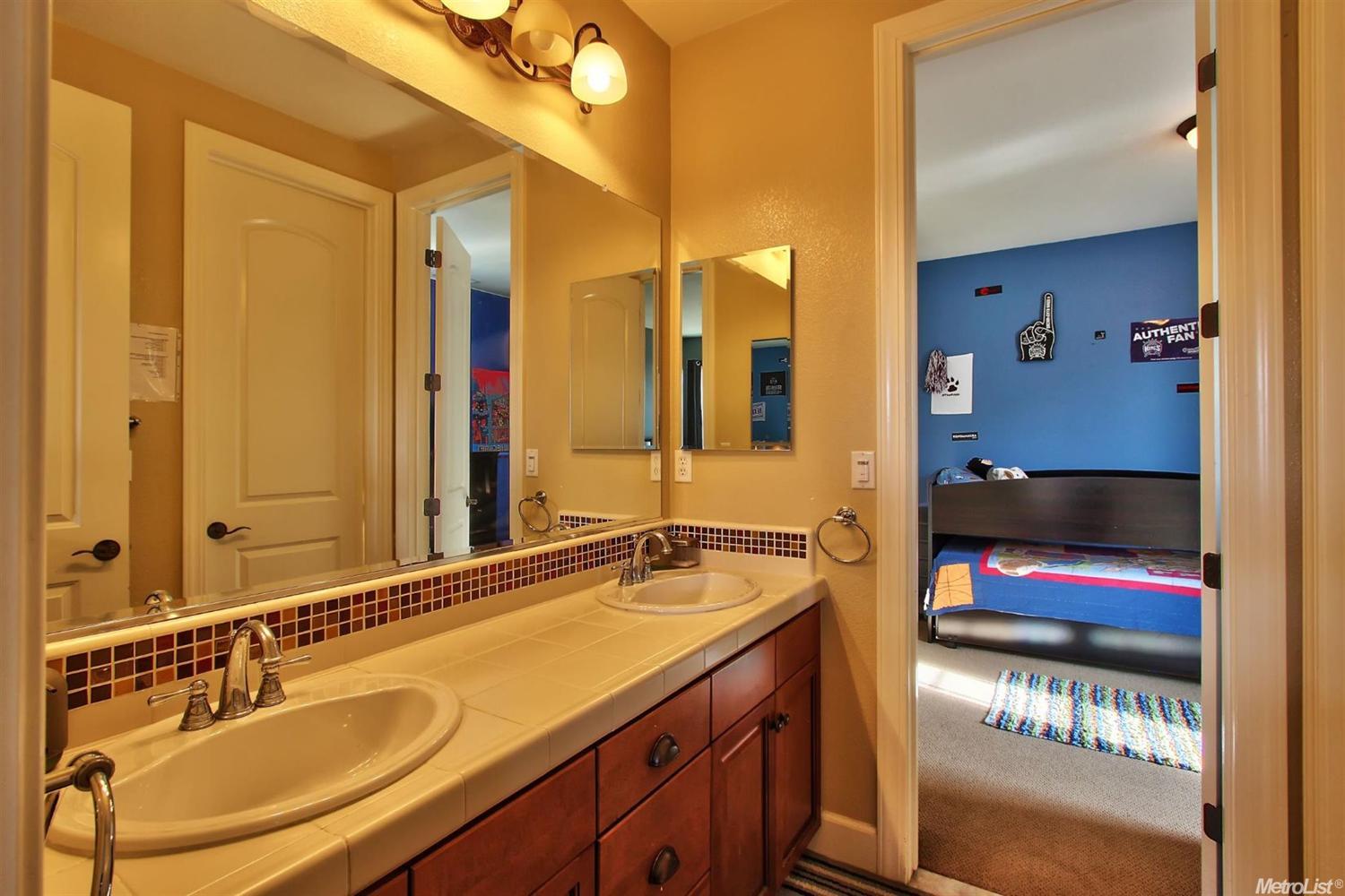 Rocklin, California, 95765, United States, 5 Bedrooms Bedrooms, ,5 BathroomsBathrooms,Residential,For Sale,1860448