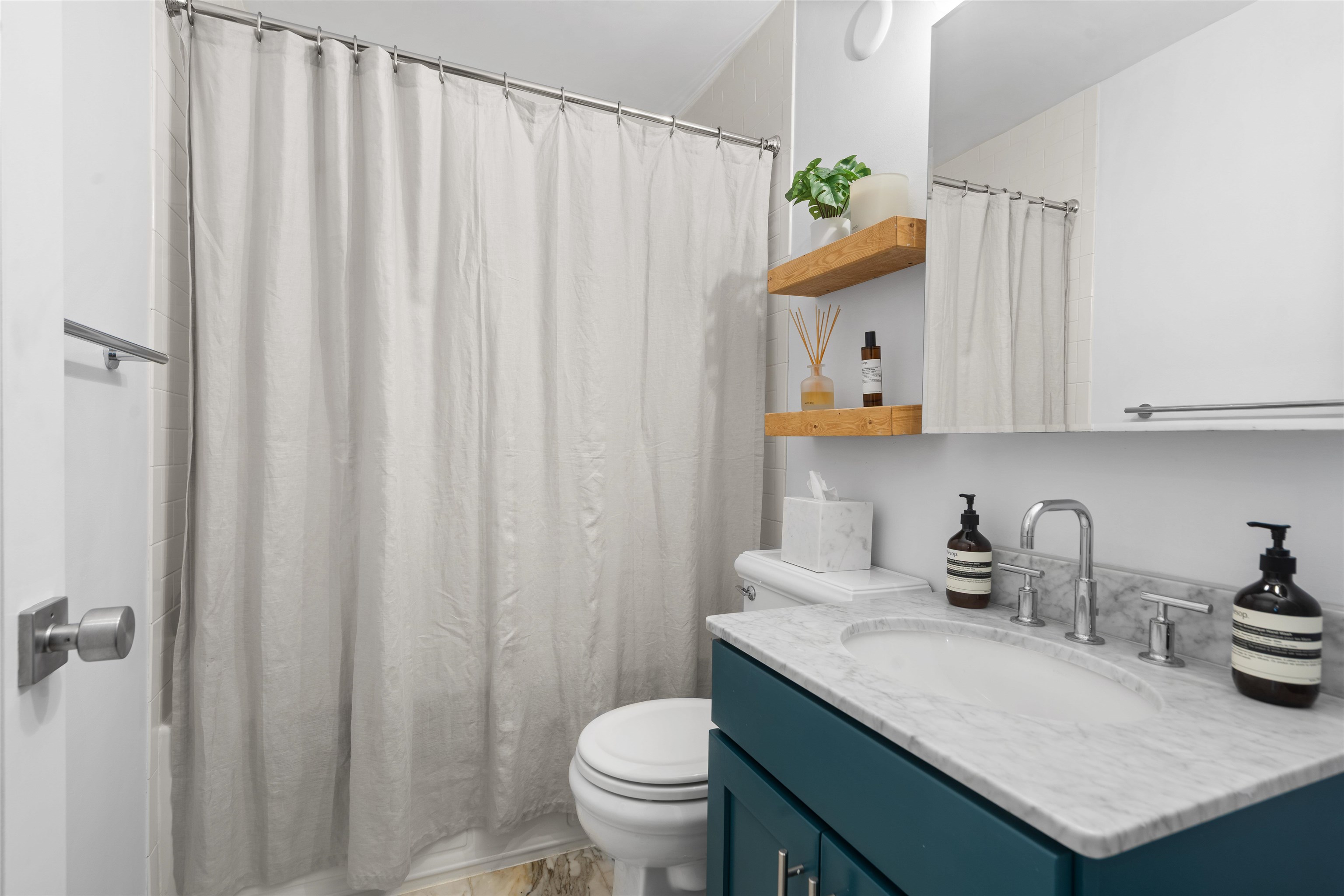 Jersey City, New Jersey, 07302, United States, 1 Bedroom Bedrooms, ,2 BathroomsBathrooms,Residential,For Sale,1949744