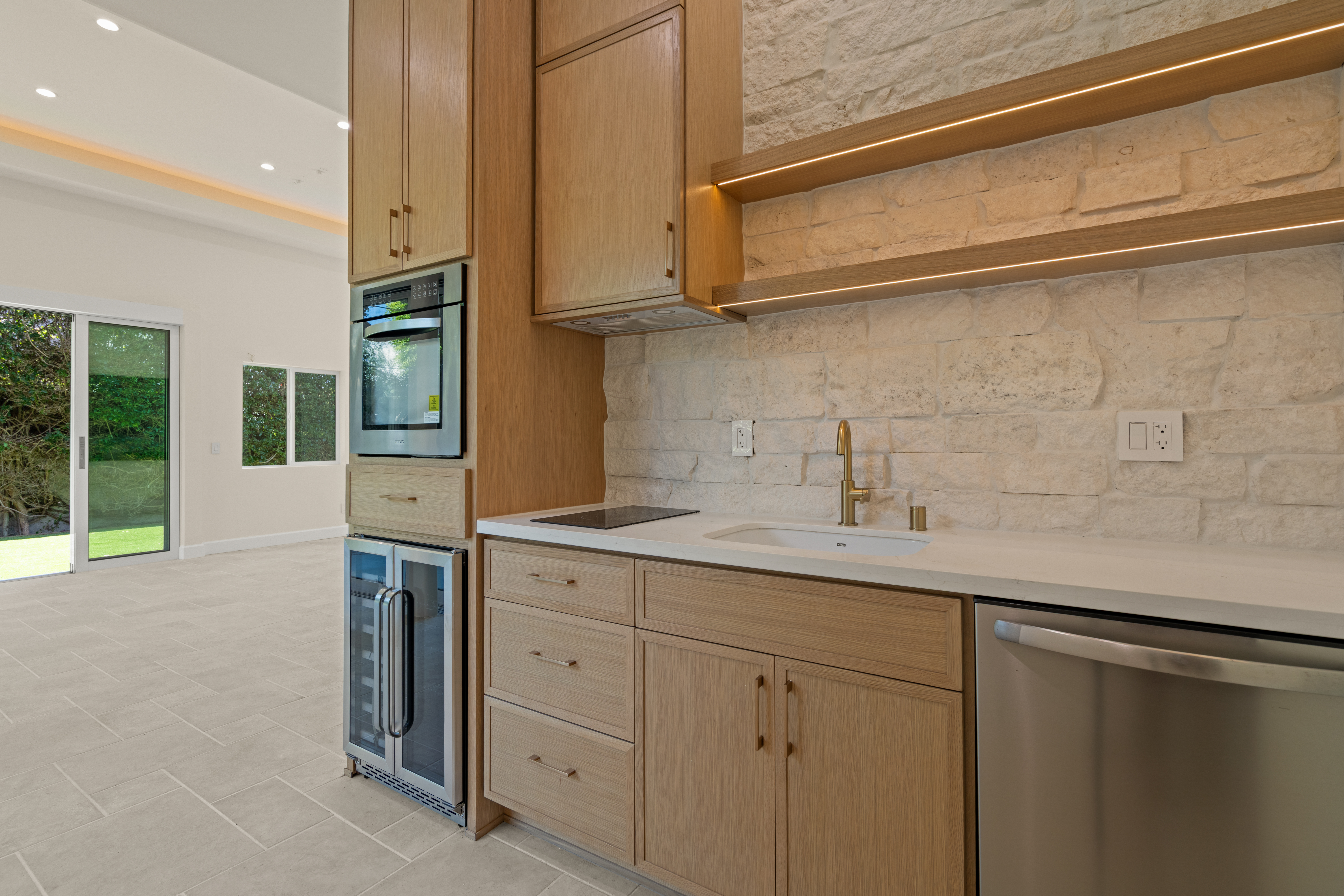  2300 John Street, Manhattan Beach, CA 90266 - 物件實景