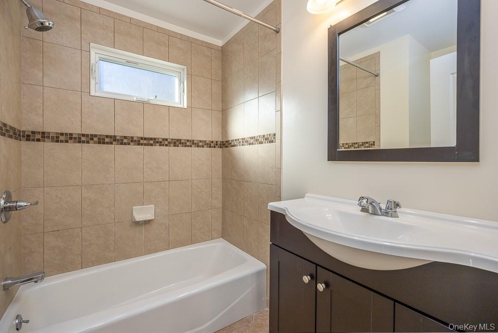 Haverstraw, New York, 10927, United States, 4 Bedrooms Bedrooms, ,2 BathroomsBathrooms,Residential,For Sale,2001244