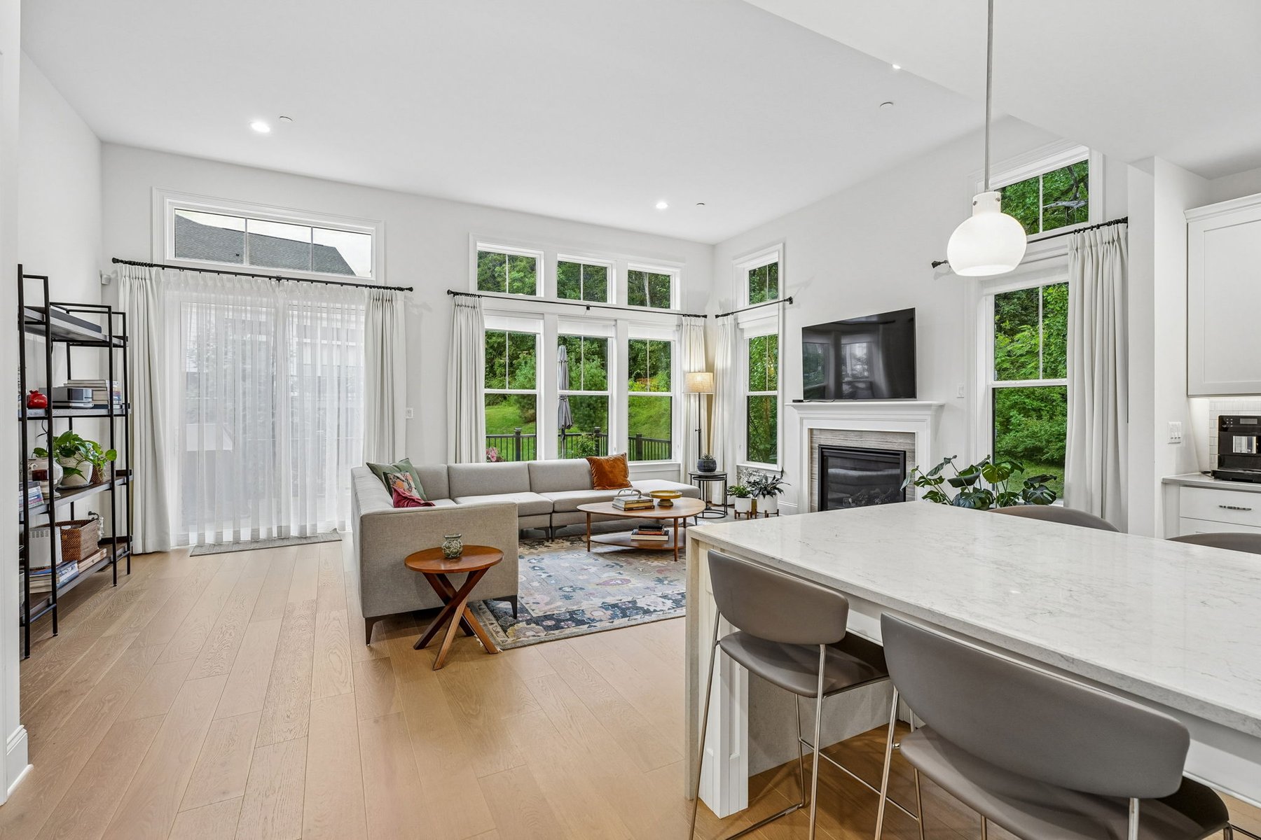  Luxury Privacy and Effortless Living in this ?Warren Villas? End Unit Townhome - 物件實景