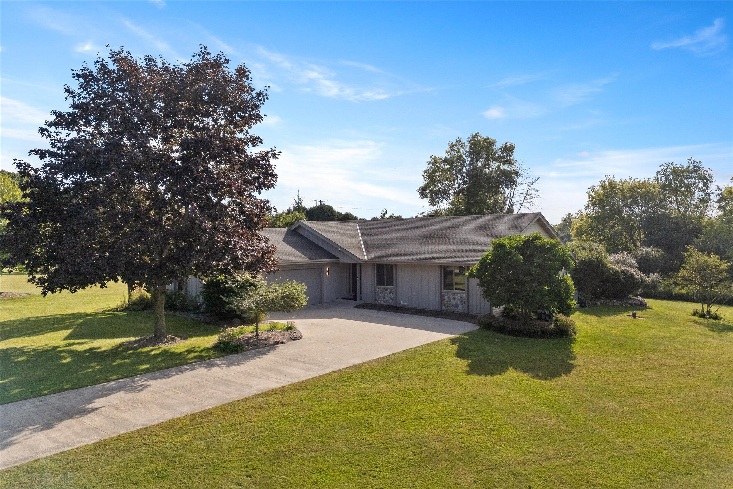 Grafton, Wisconsin, 53024, United States, 3 Bedrooms Bedrooms, ,2 BathroomsBathrooms,Residential,For Sale,1938836
