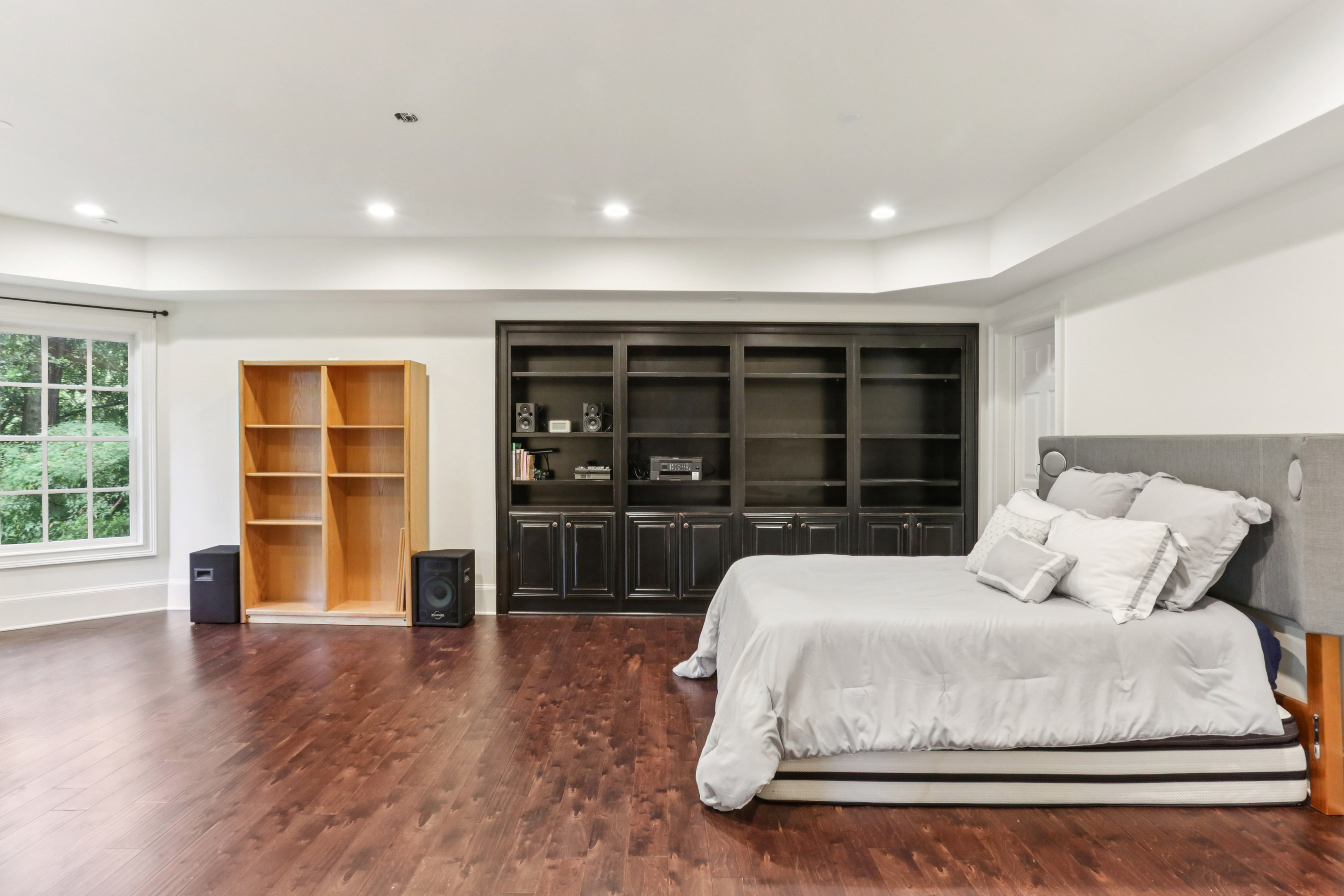  Stunning Brick Traditional in Sought-After Pine Hills - 物件實景