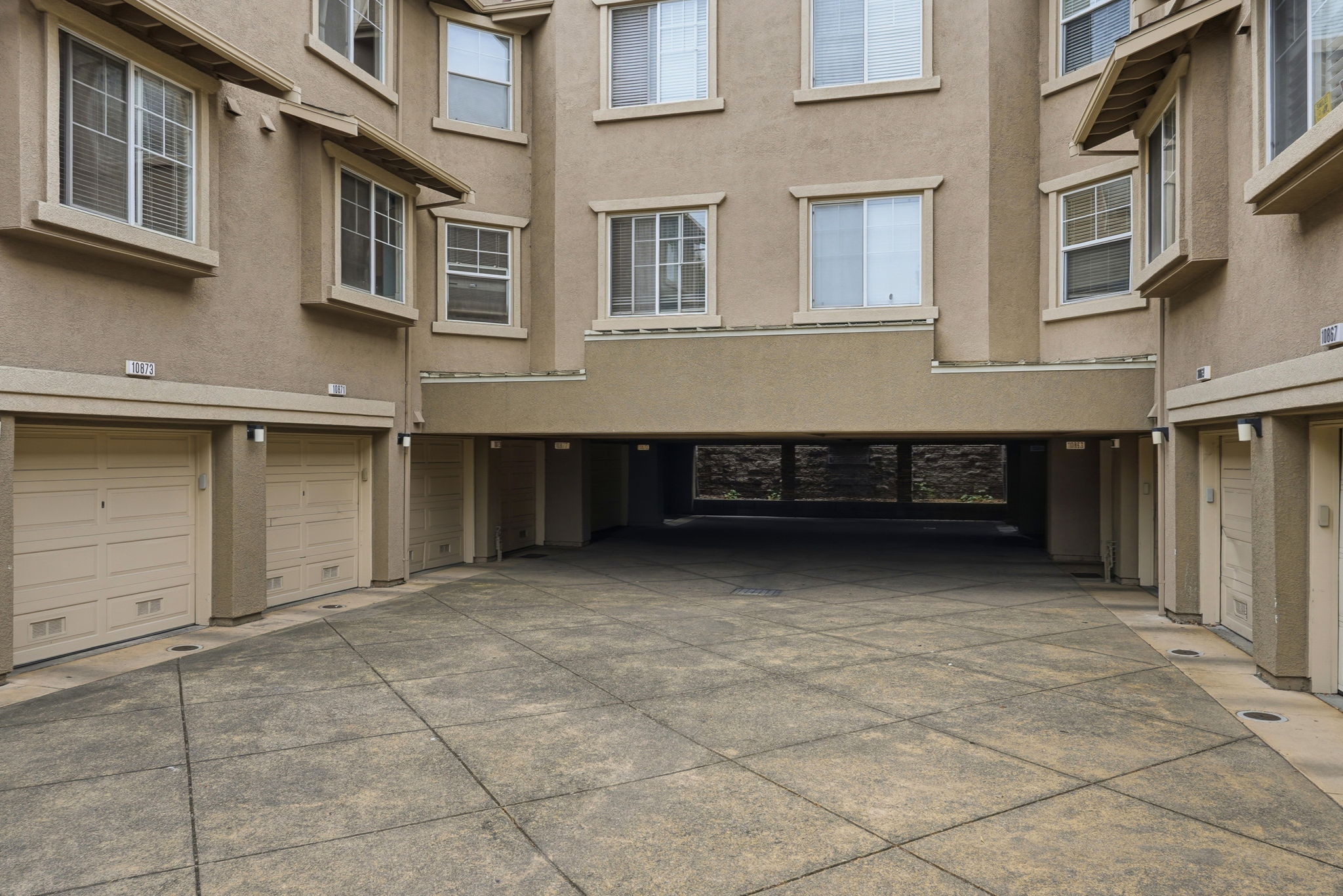  Spacious and Newly Updated Durant Square Townhome - 物件實景