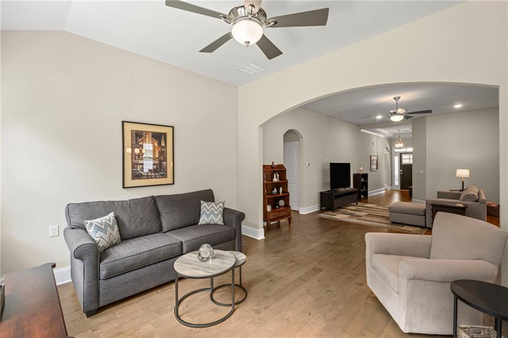 Woodstock, Georgia, 30188, United States, 3 Bedrooms Bedrooms, ,2 BathroomsBathrooms,Residential,For Sale,1906766