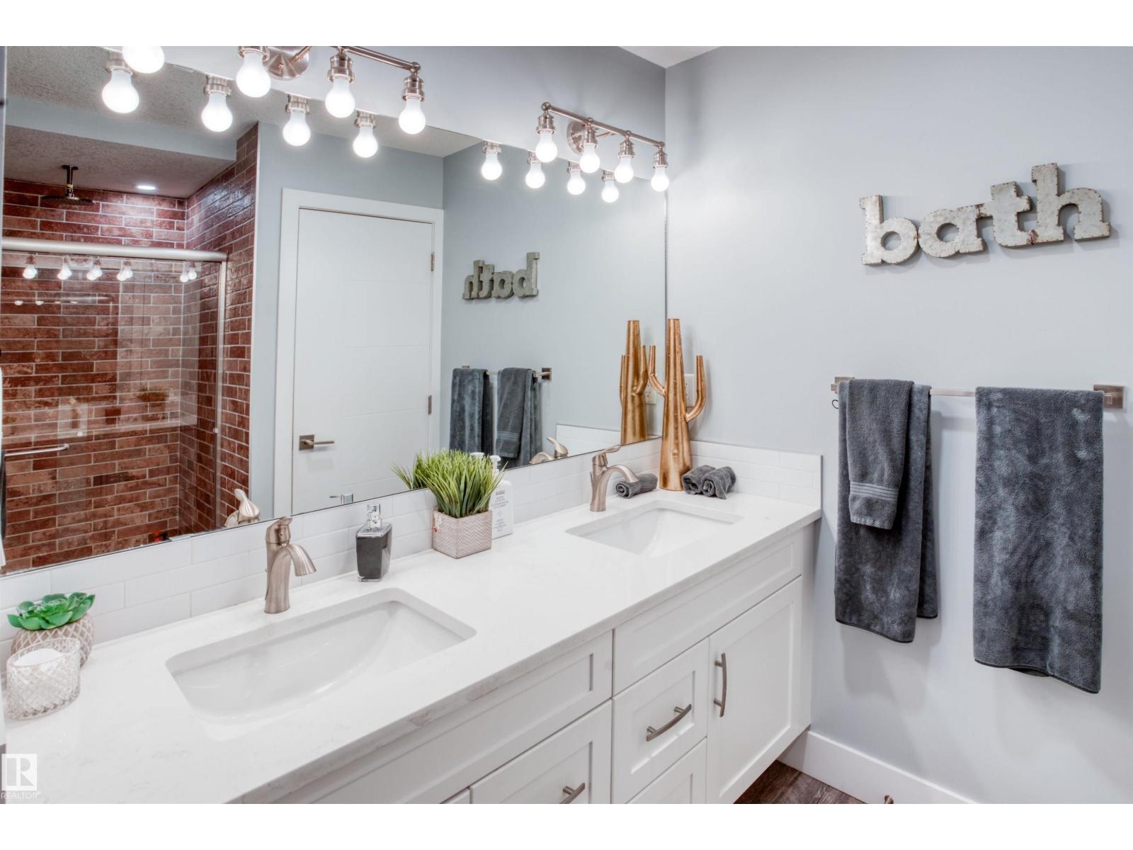 EDMONTON, Alberta, T5R 1G7, CA, 4 Bedrooms Bedrooms, ,2 BathroomsBathrooms,Residential,For Sale,1911757